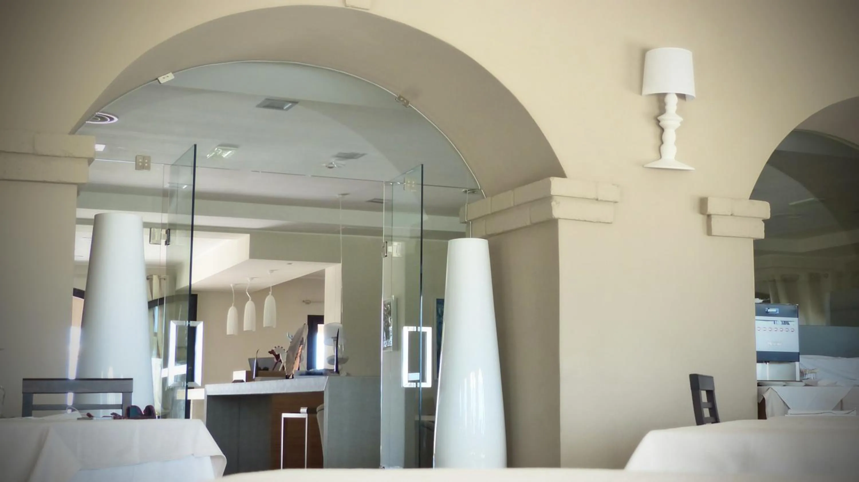 Restaurant/places to eat, Bed in Mercury Boutique Hotel