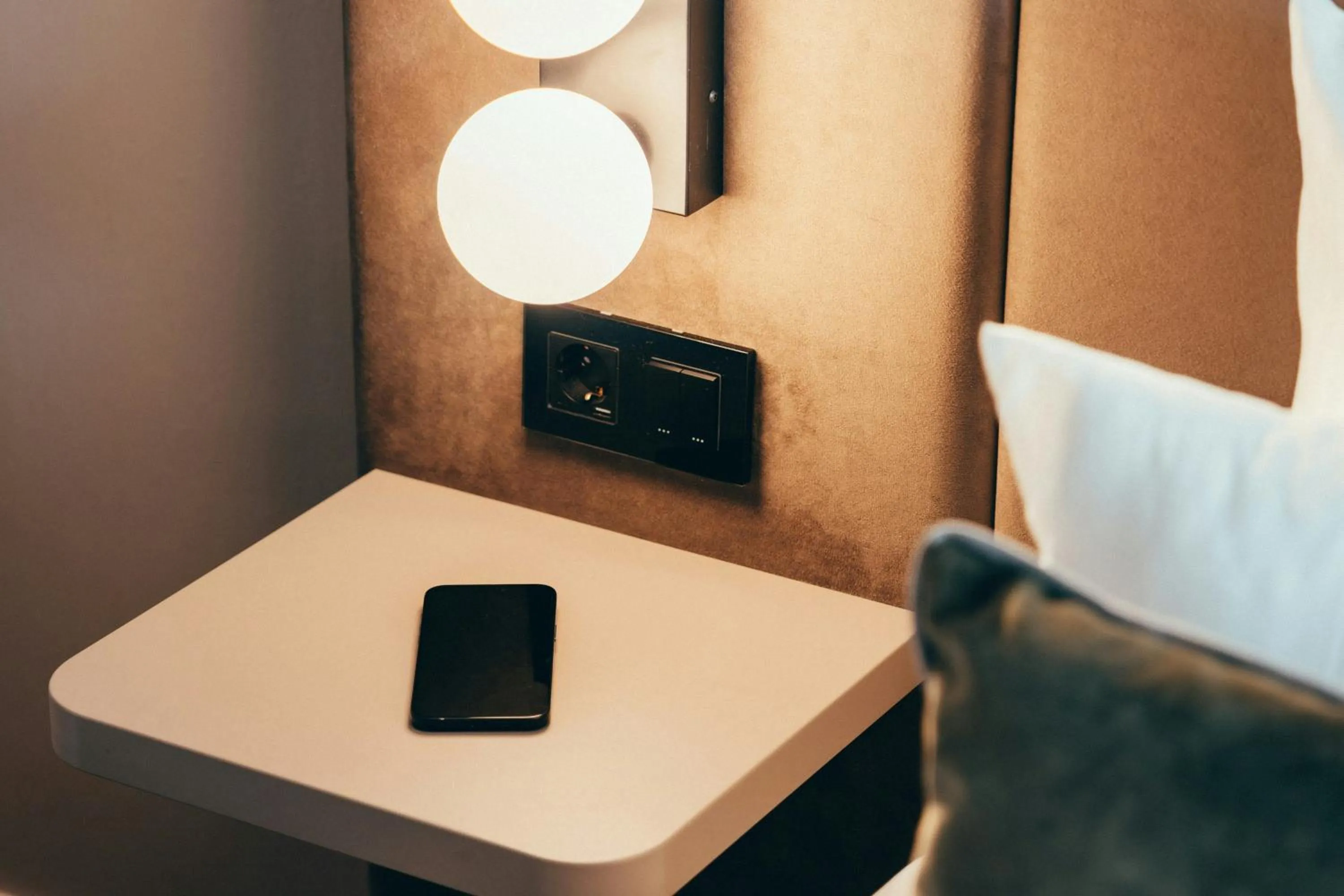 Photo of the whole room in Leonardo Hotel Köln