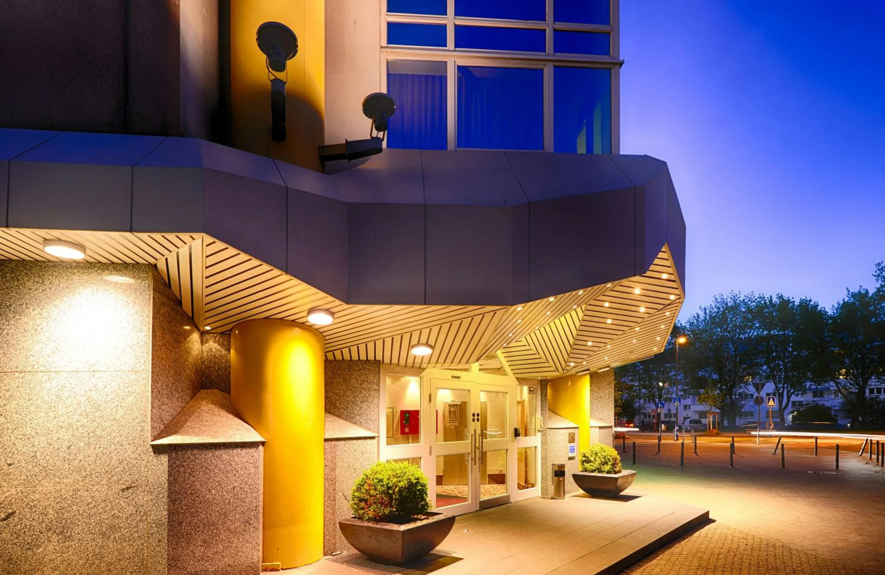 Property building in Leonardo Hotel Köln