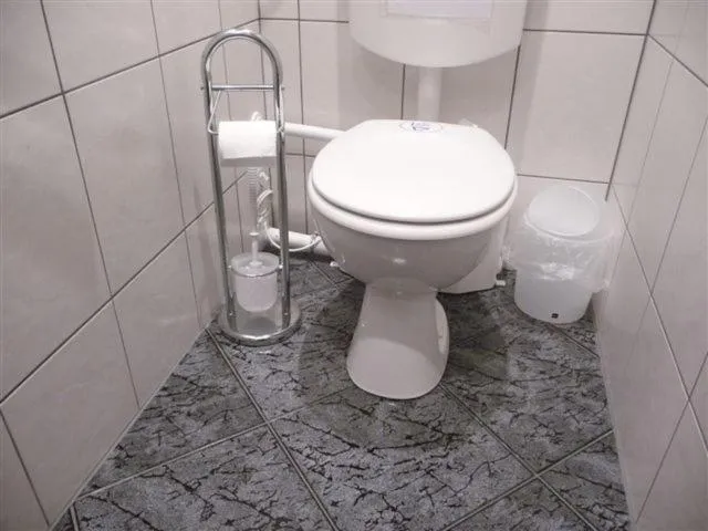 Toilet in Hotel-Pension Rheingold am Kurfürstendamm