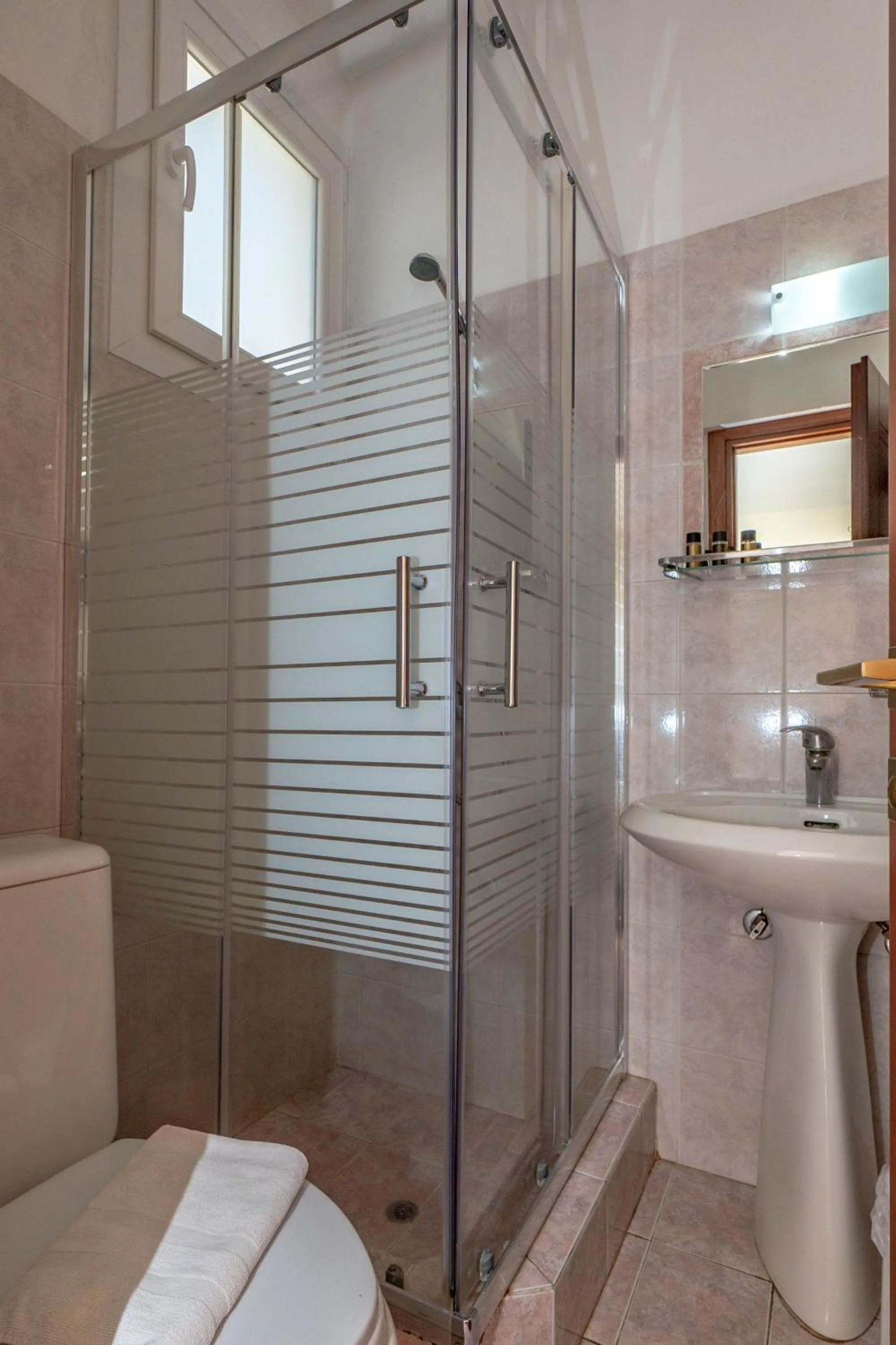 Bathroom in Hotel Alkyon