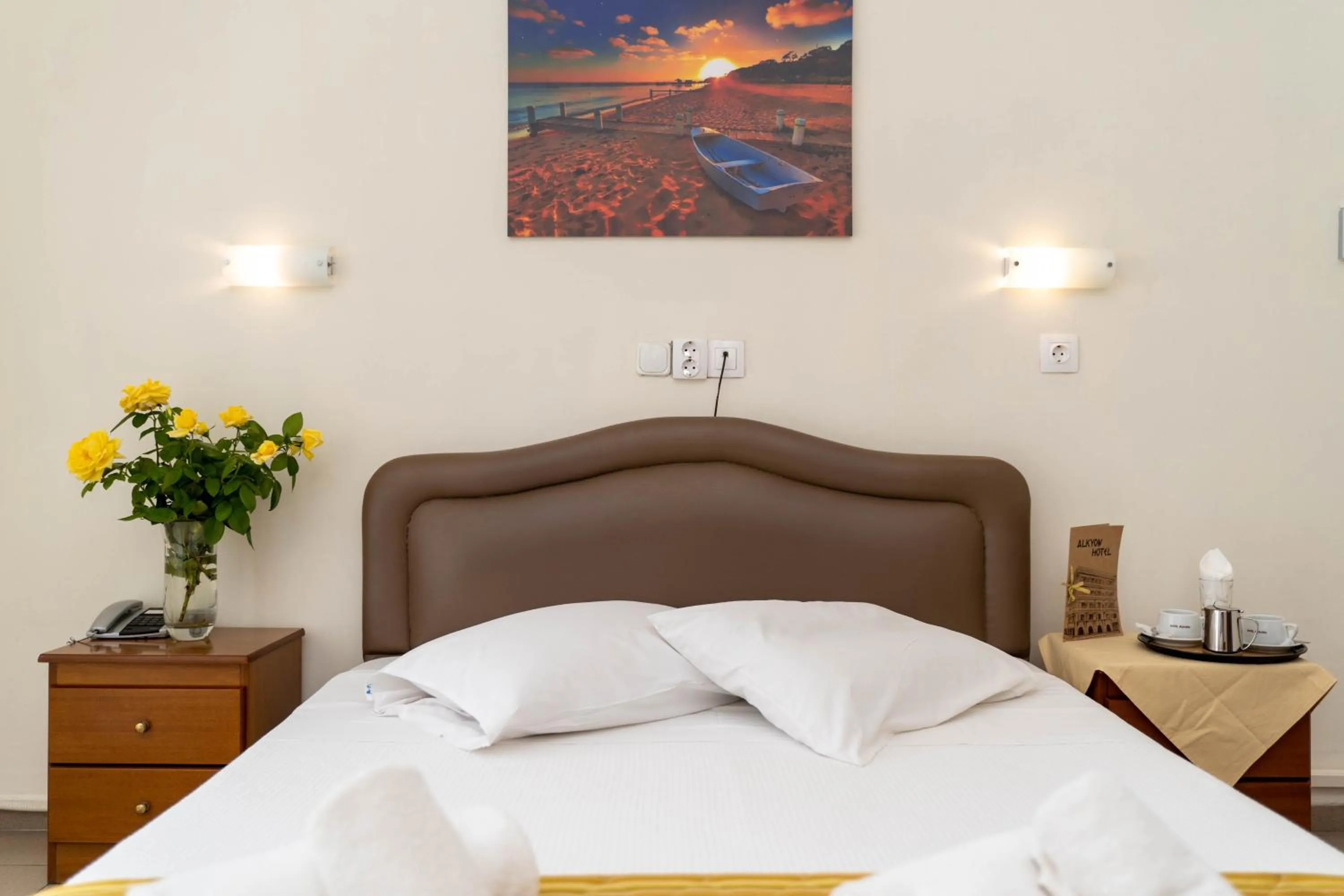 Photo of the whole room, Bed in Hotel Alkyon