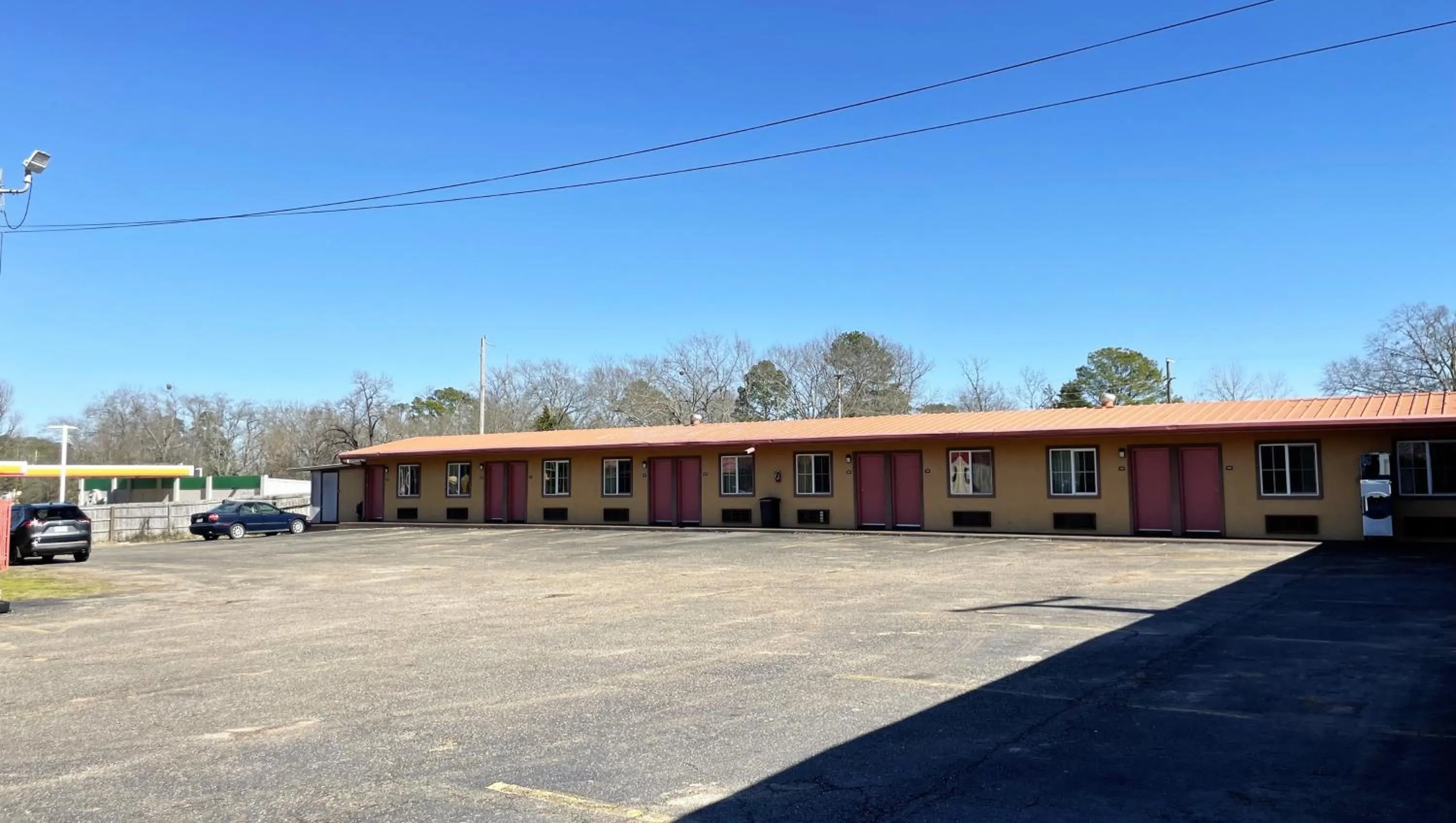 Property building in Royal Inn Linden