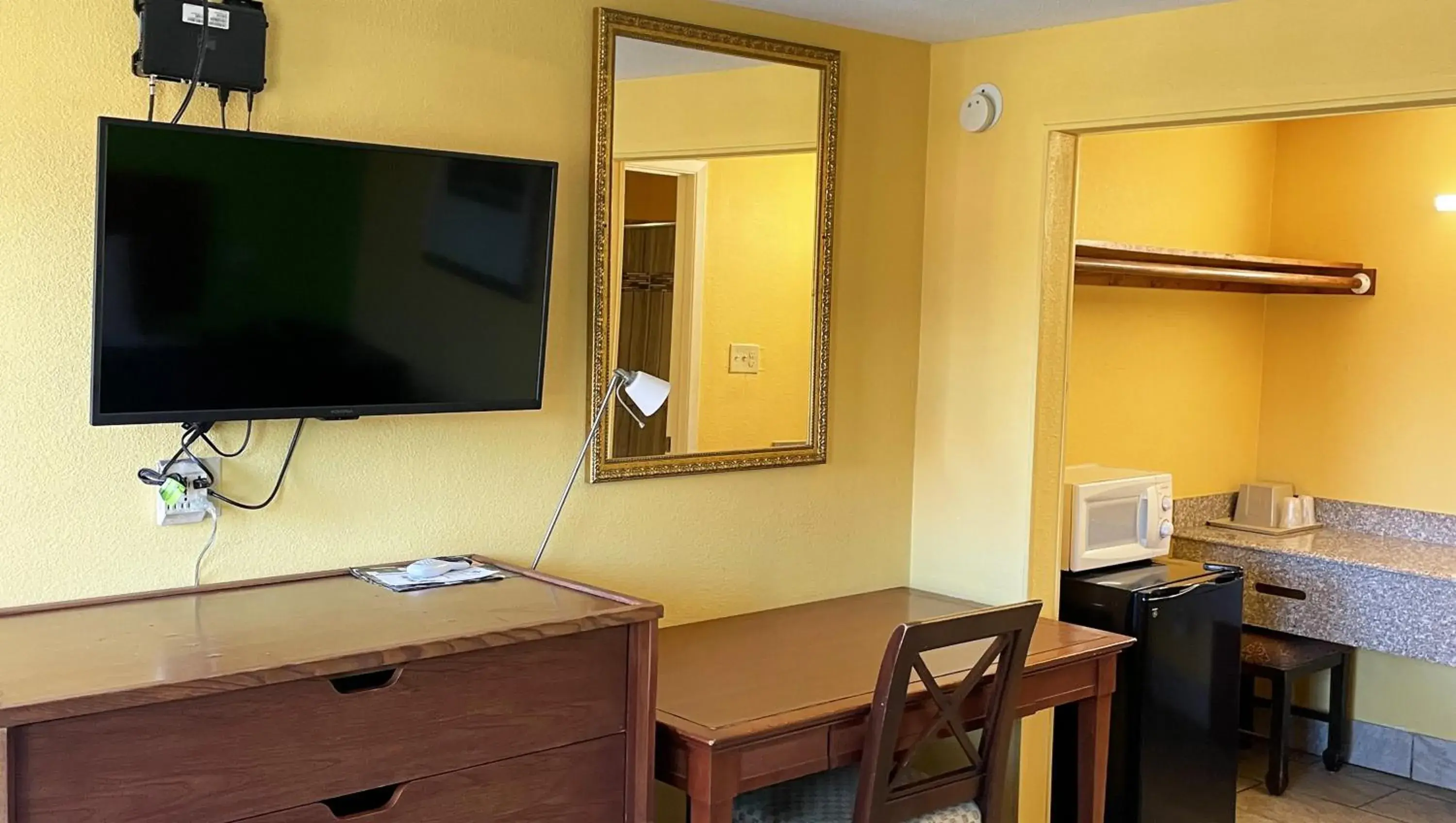 Bedroom in Royal Inn Linden Bedroom in Royal Inn Linden