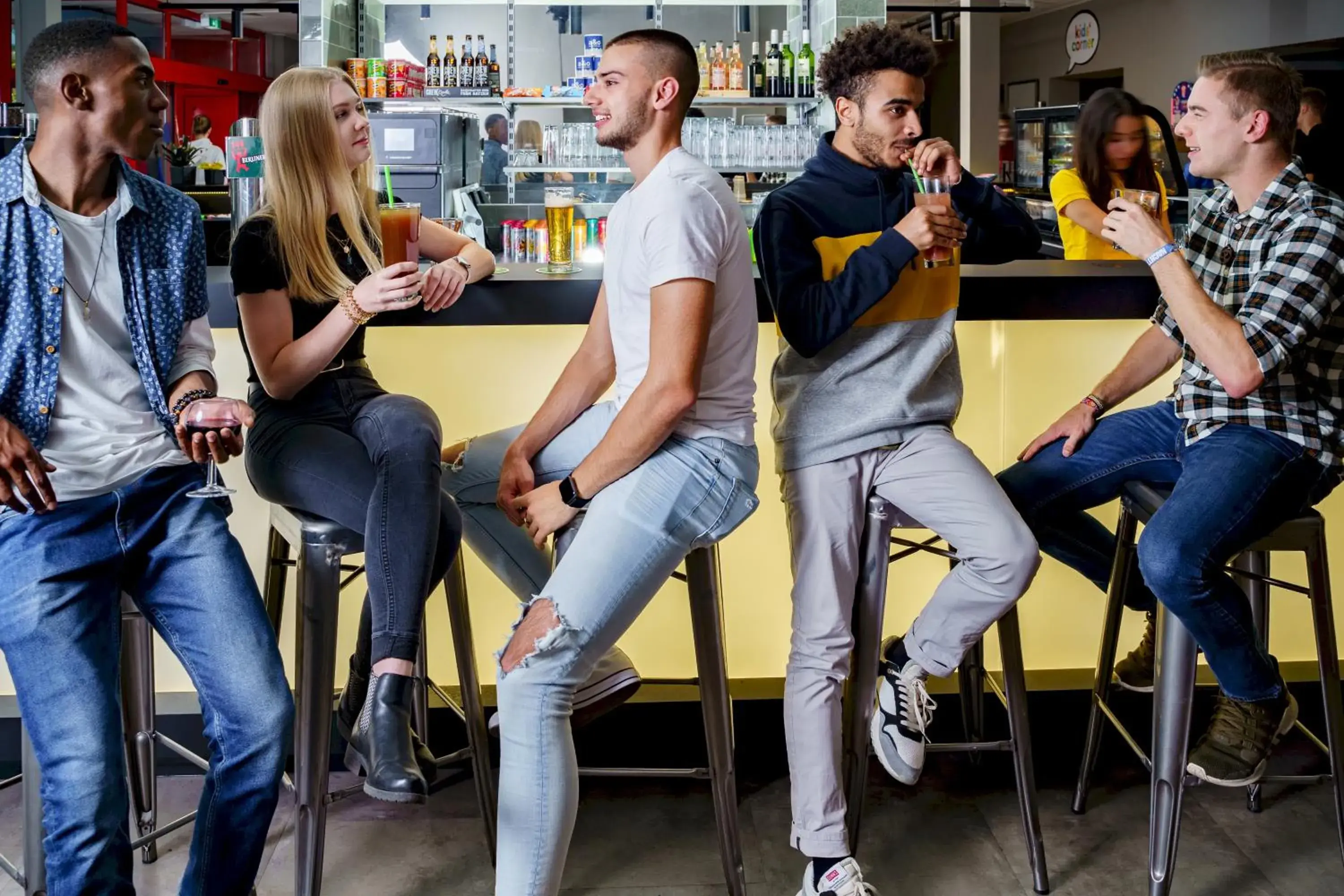 Lounge or bar in a&o Berlin Kolumbus Lounge or bar in a&o Berlin Kolumbus