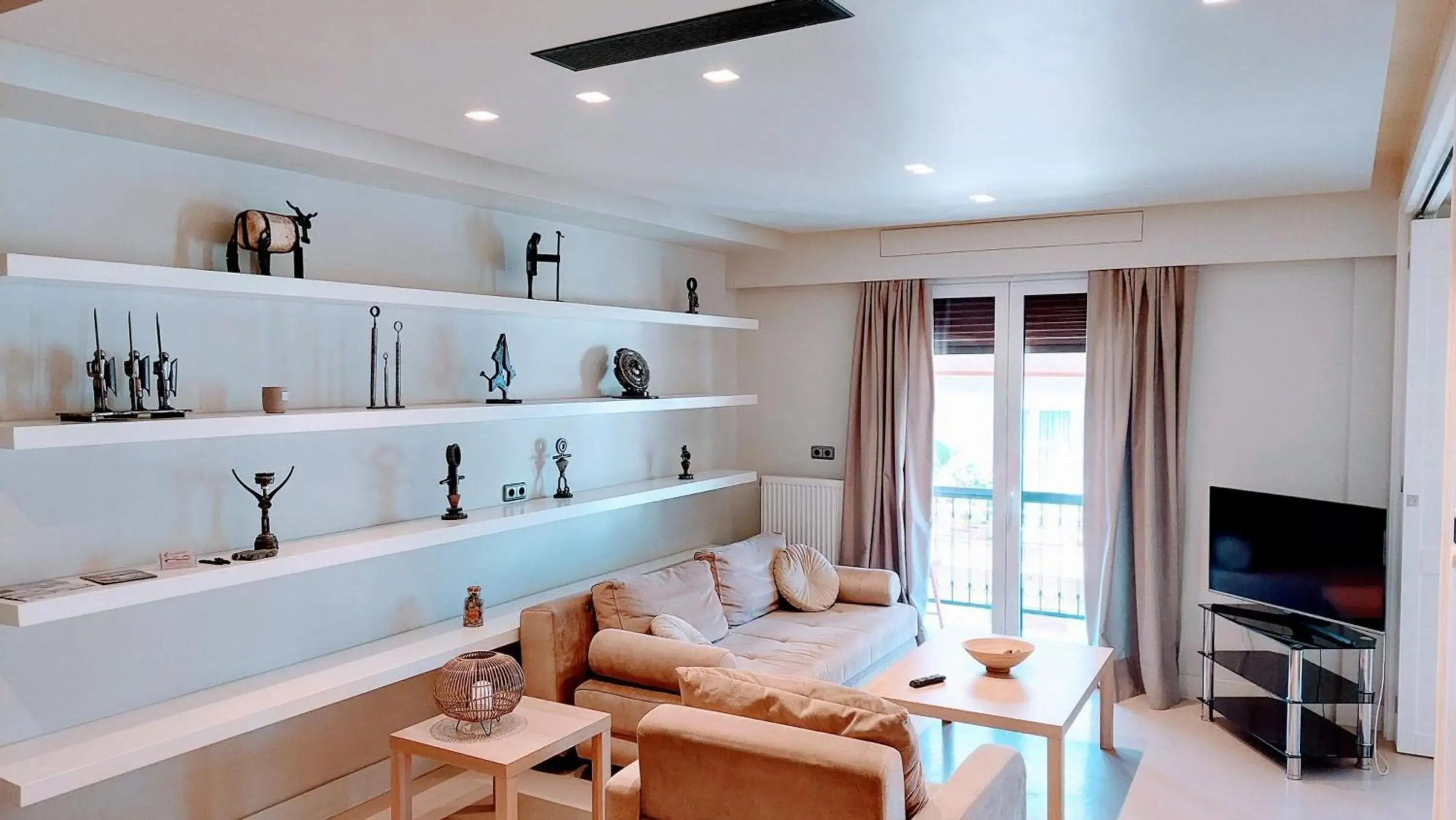 Luxurious minimal apartment in Acropolis Luxurious minimal apartment in Acropolis