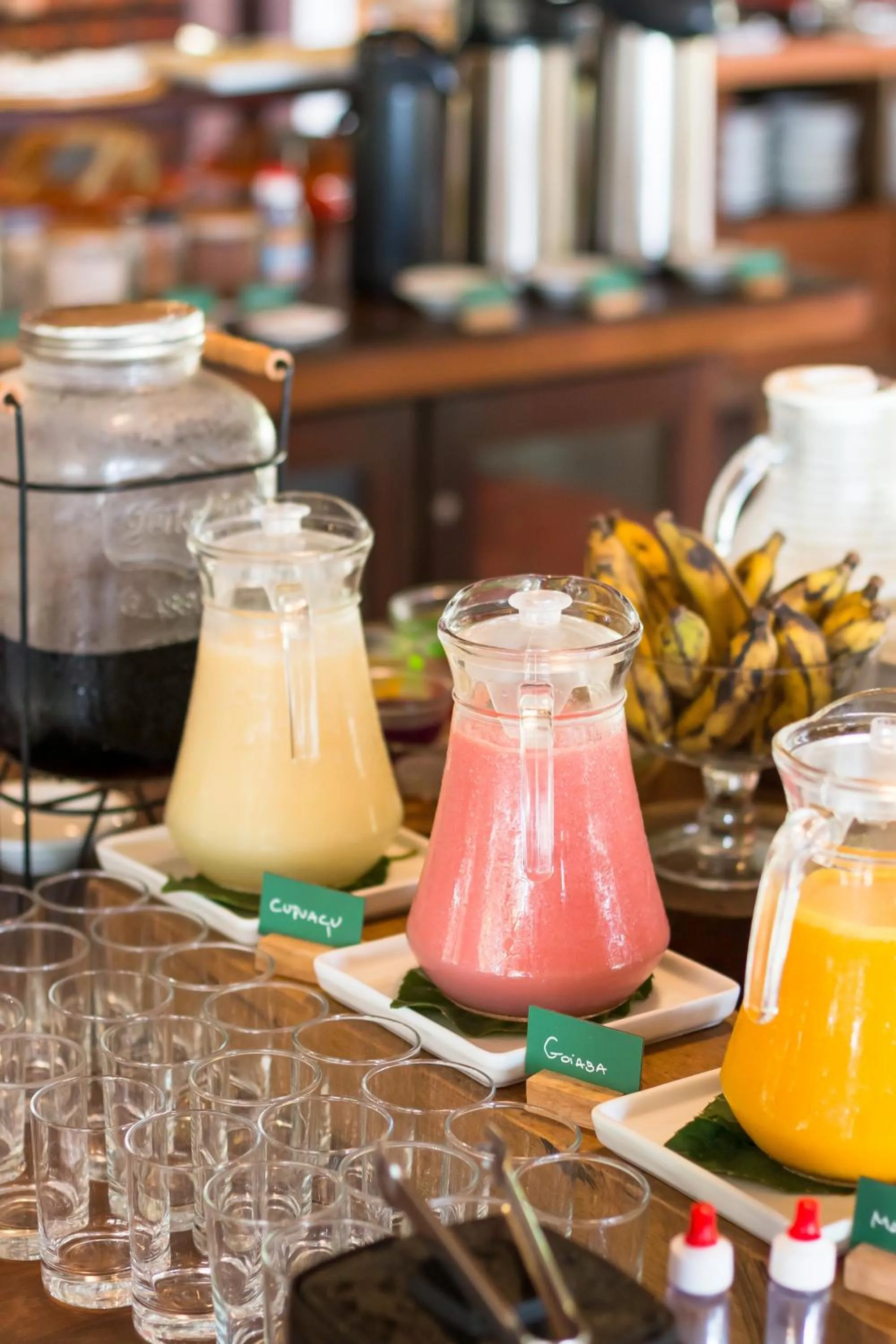 Buffet breakfast in Pousada Encanto da Lua