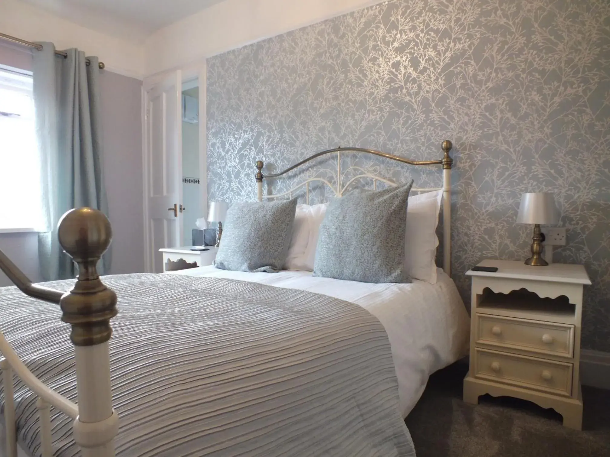 Classic Double Room in Devonshire Arms Inn Classic Double Room in Devonshire Arms Inn