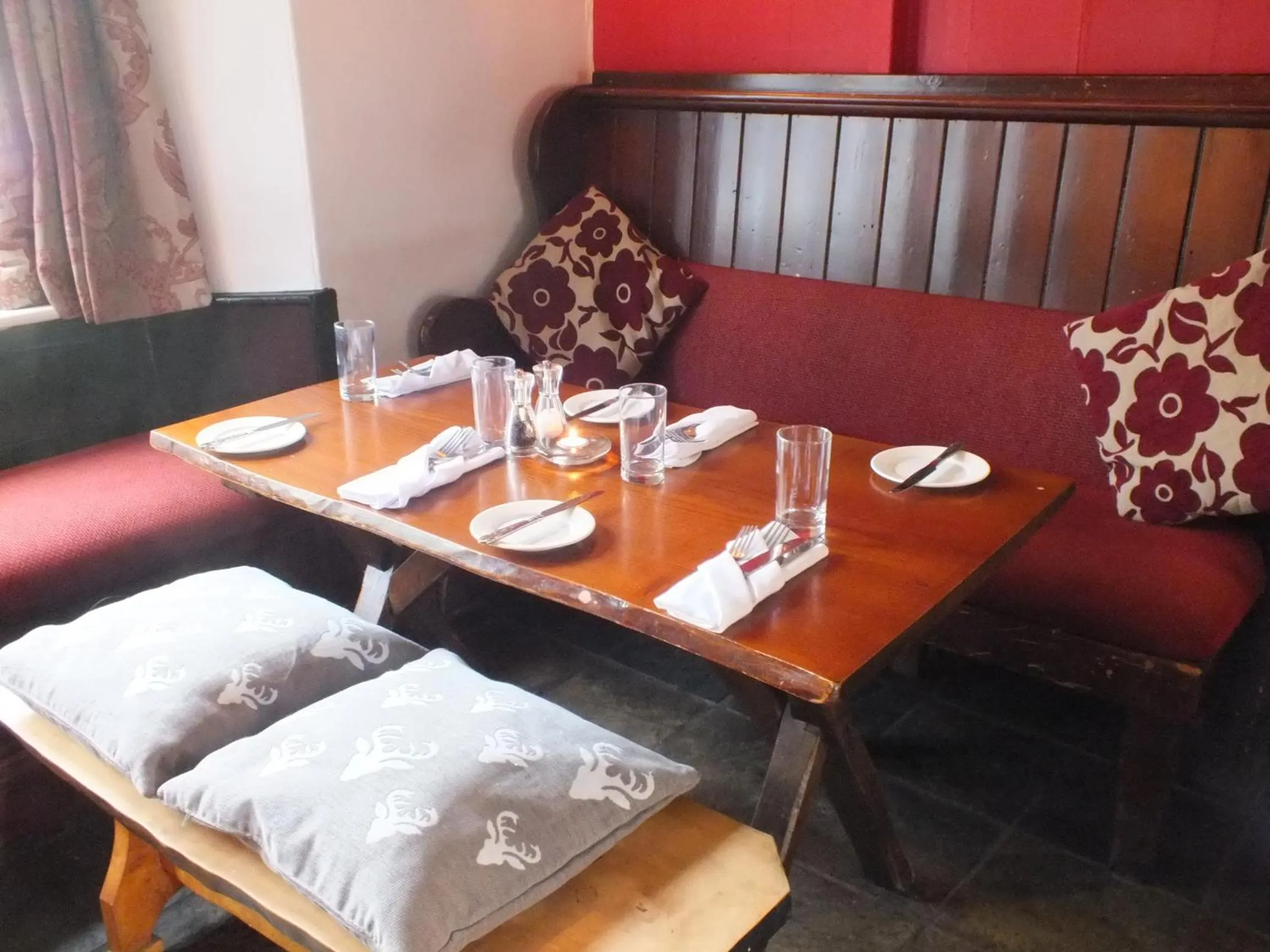 Lounge or bar in Devonshire Arms Inn