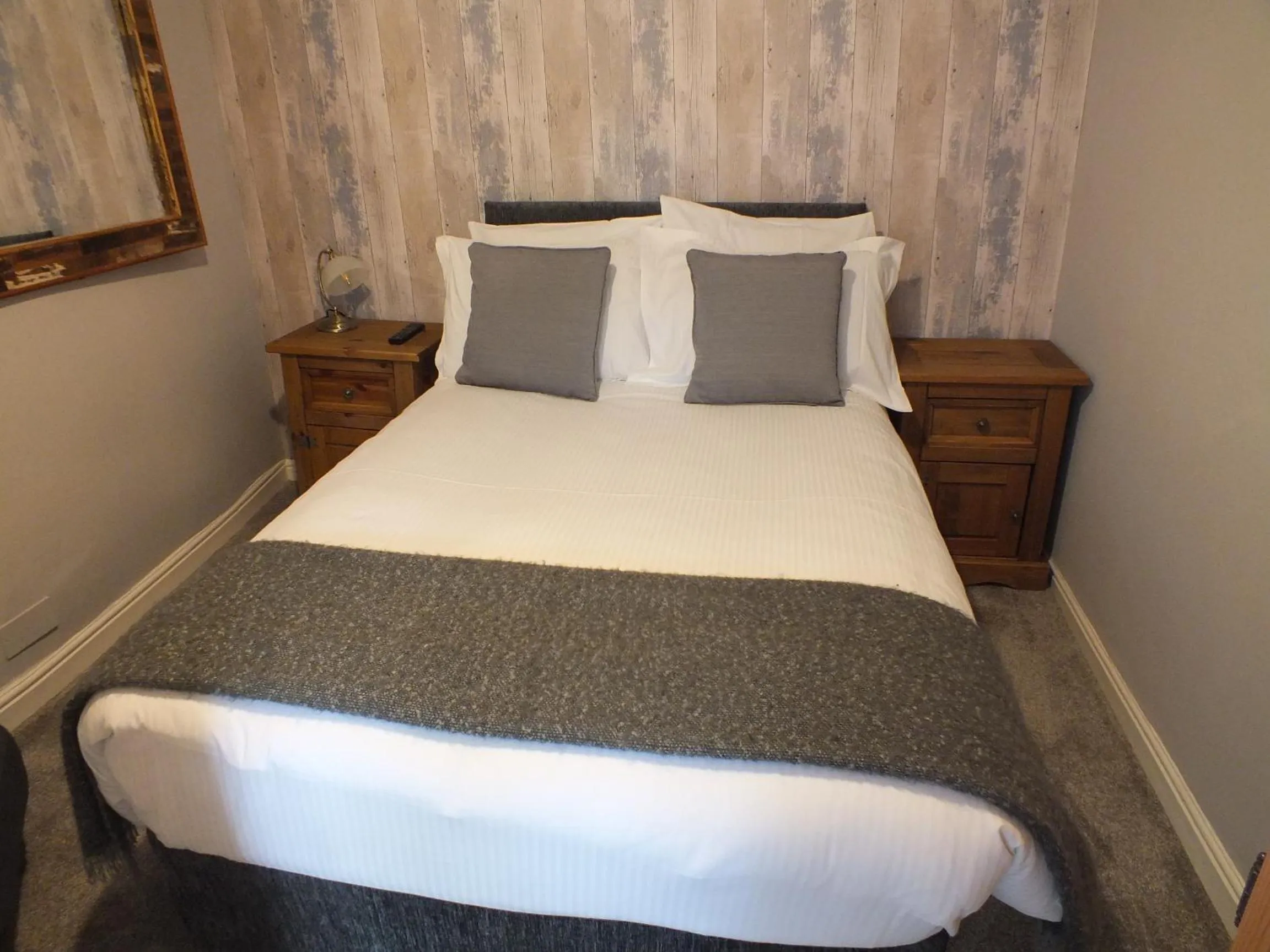 Bed in Devonshire Arms Inn