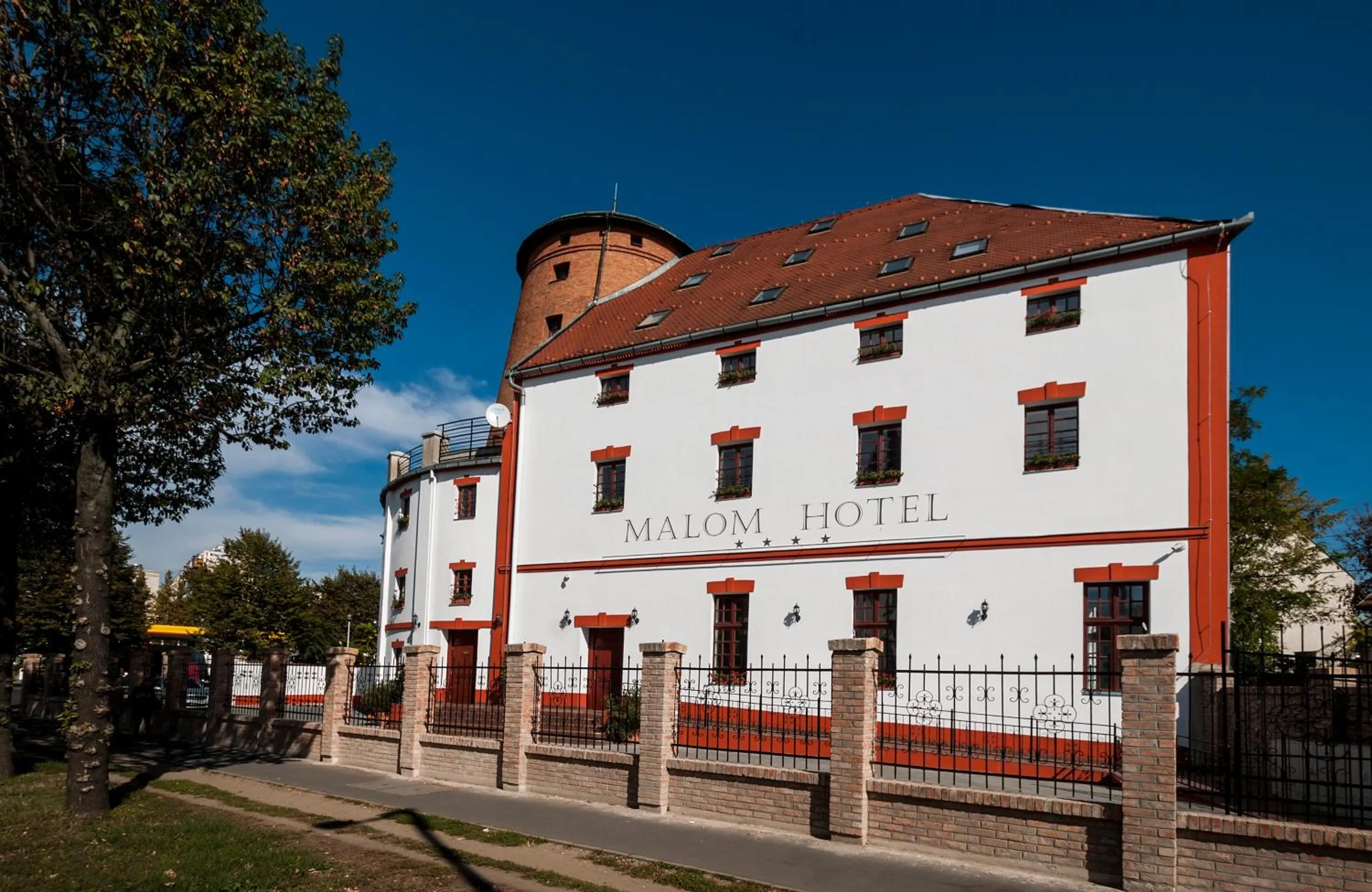 Property building in Malom Hotel