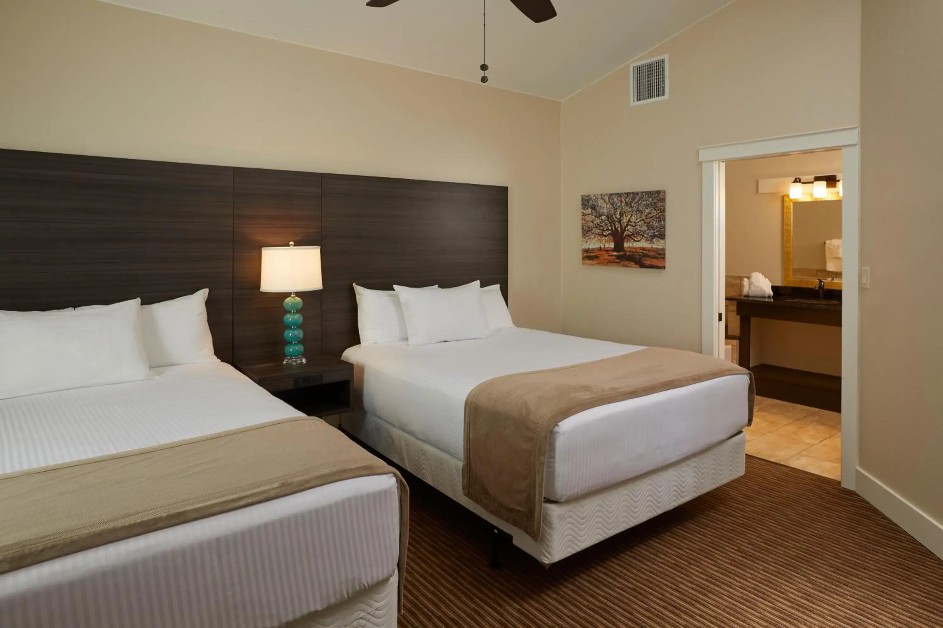 Guests, Bed in Carter Creek Winery Resort & Spa Guests, Bed in Carter Creek Winery Resort & Spa