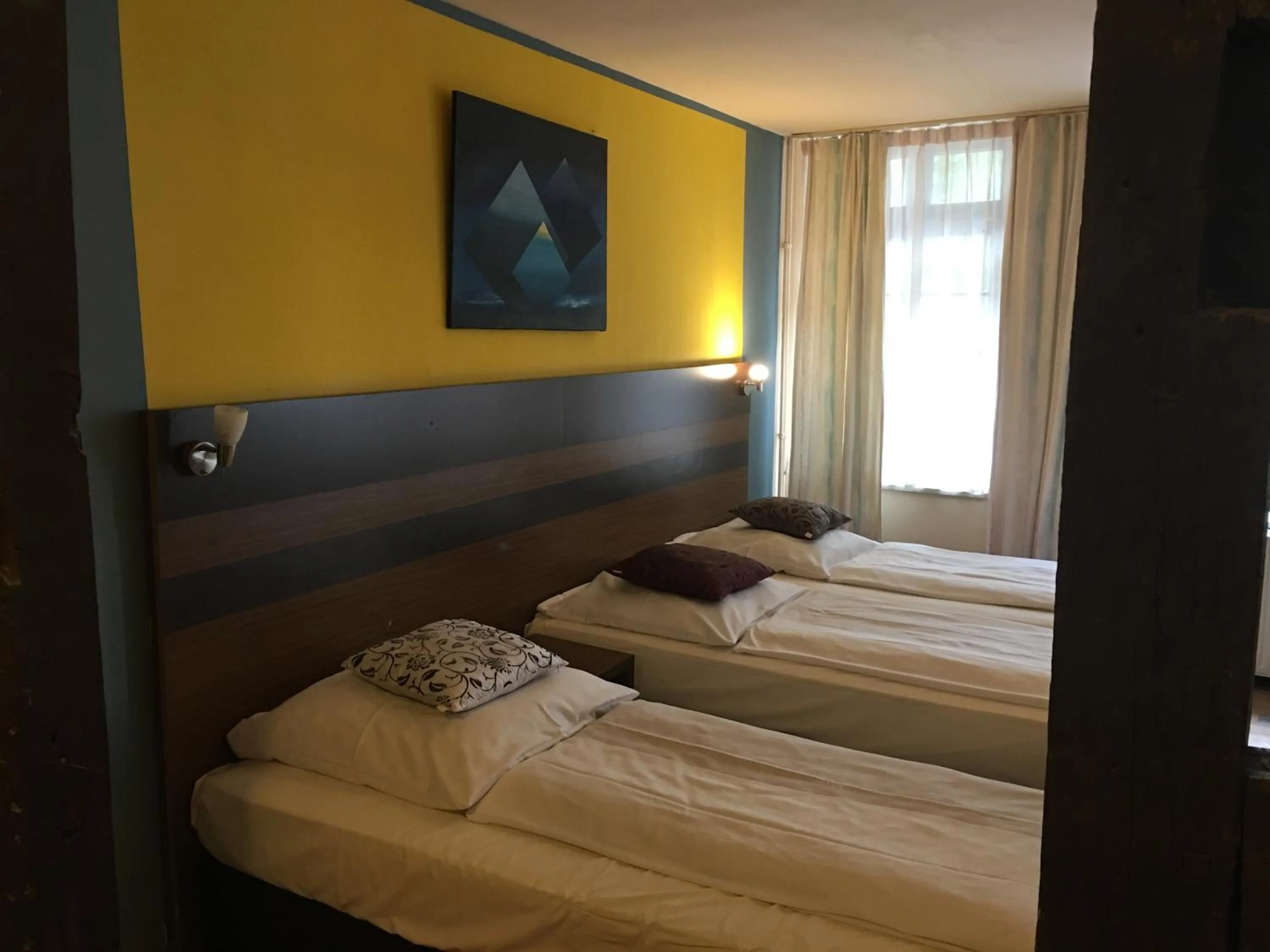 Photo of the whole room, Bed in AltDüsseldorf