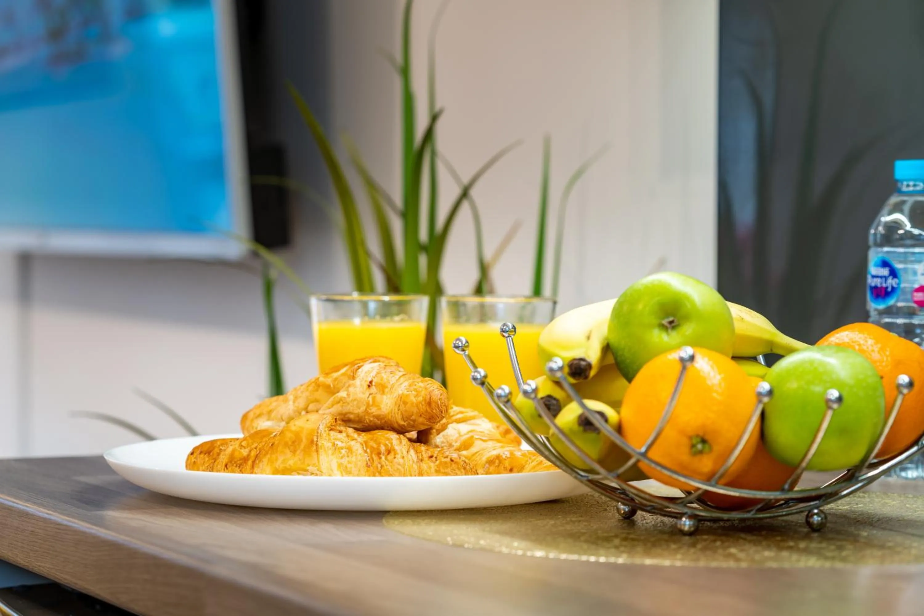 Food and drinks in Town Center Apartment with 55” Smart TV+Netflix