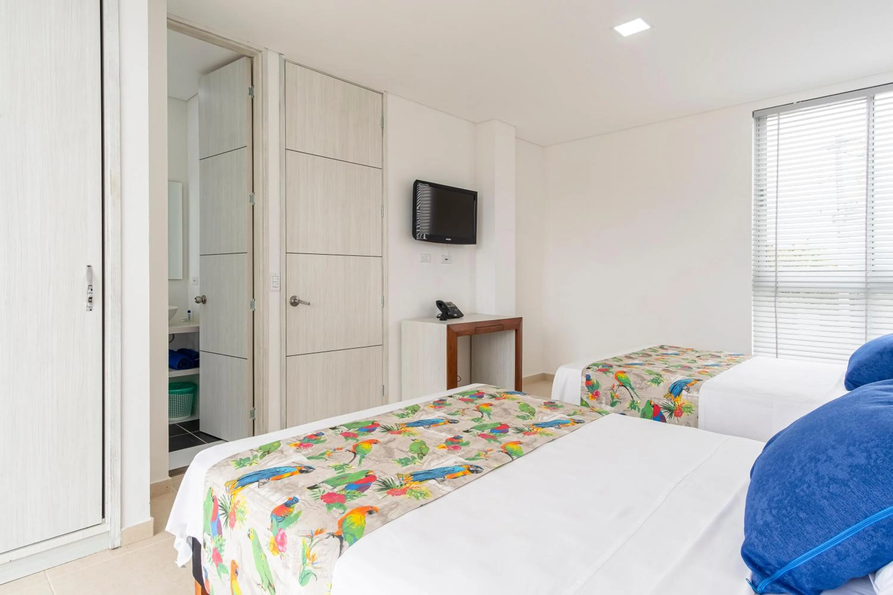 Photo of the whole room, Bed in Hotel Santorini