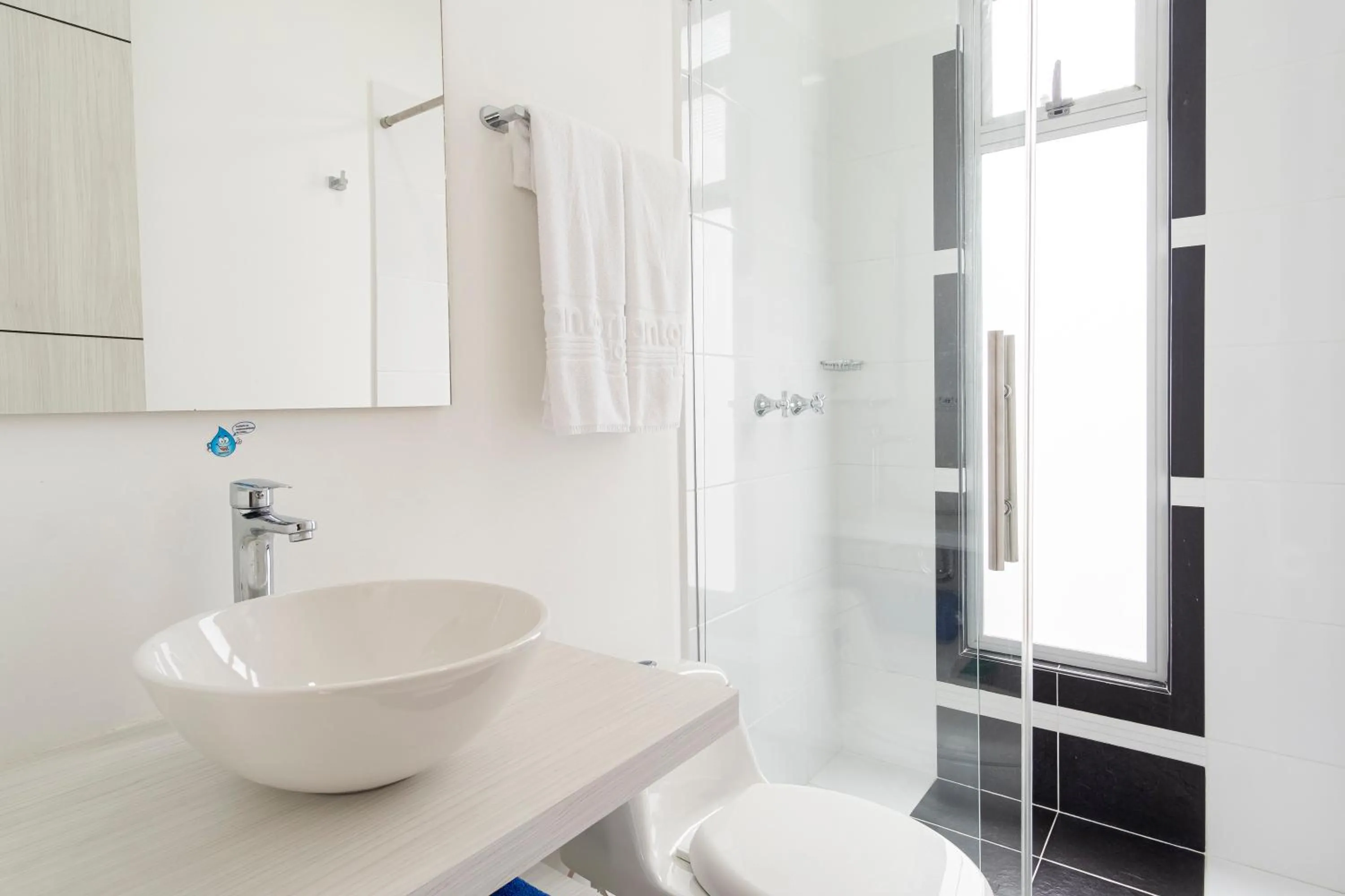 Bathroom in Hotel Santorini