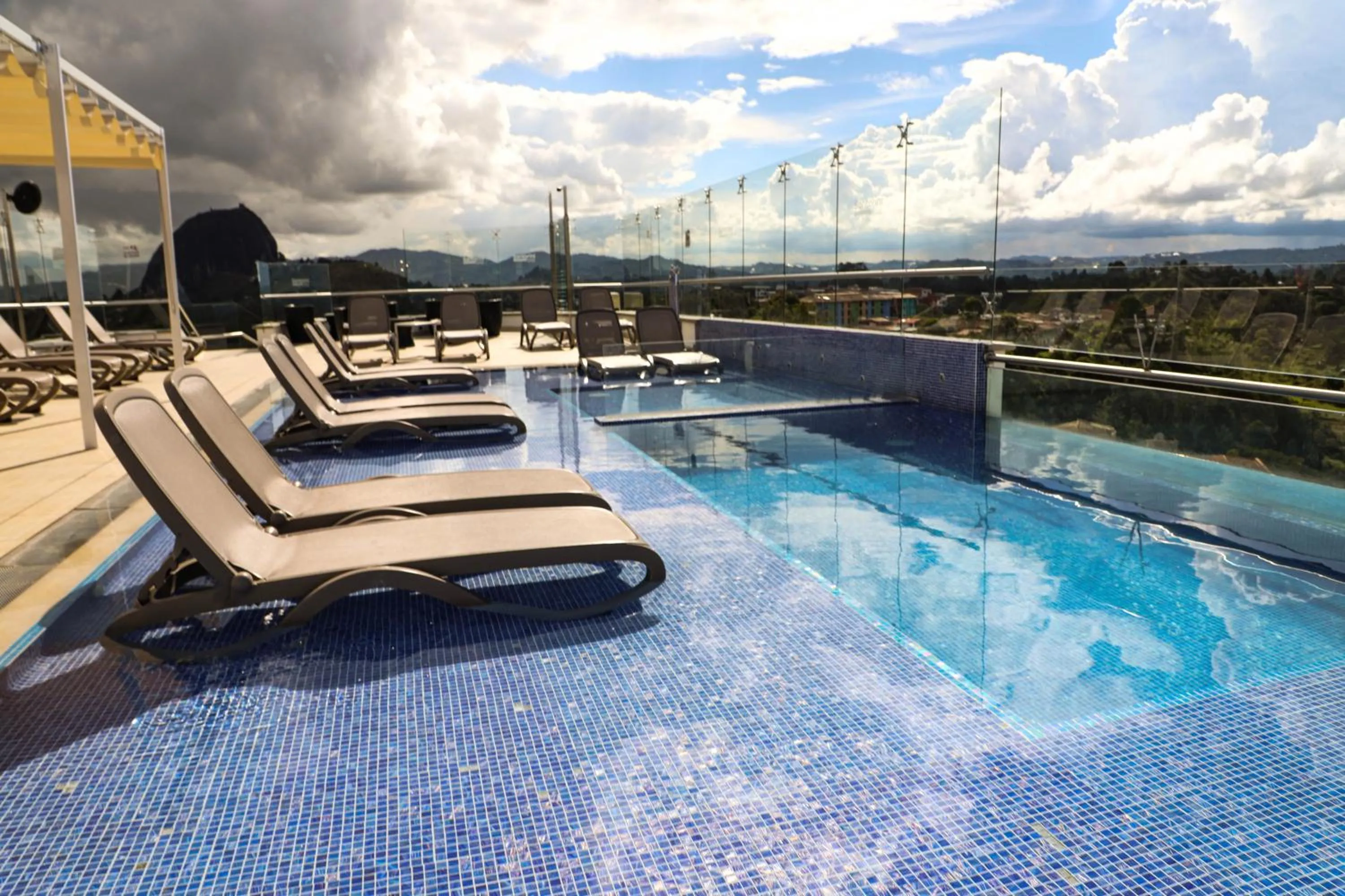 Swimming pool in Hotel Santorini