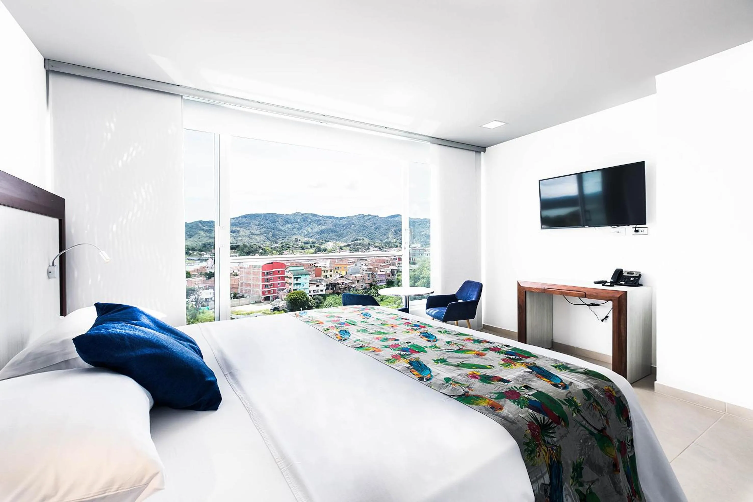 Bed in Hotel Santorini