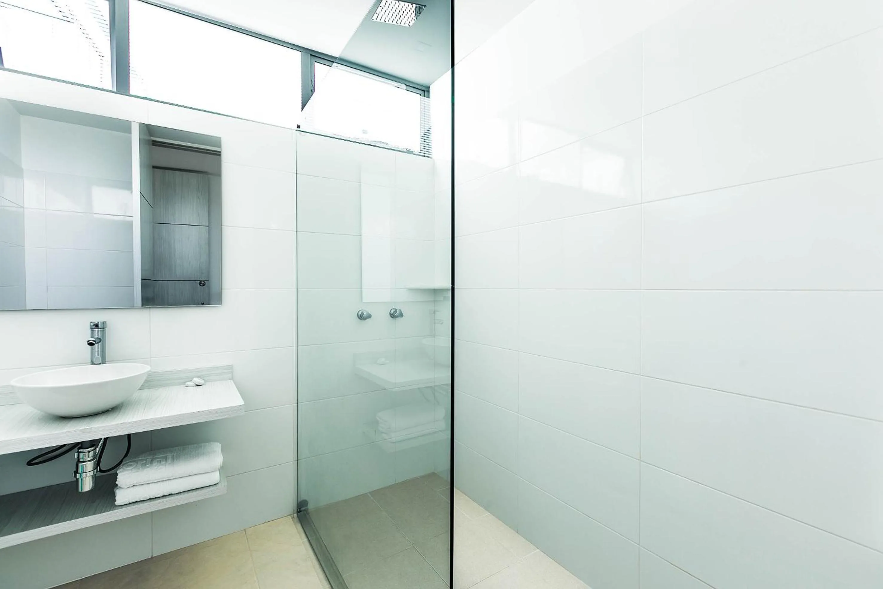 Bathroom in Hotel Santorini