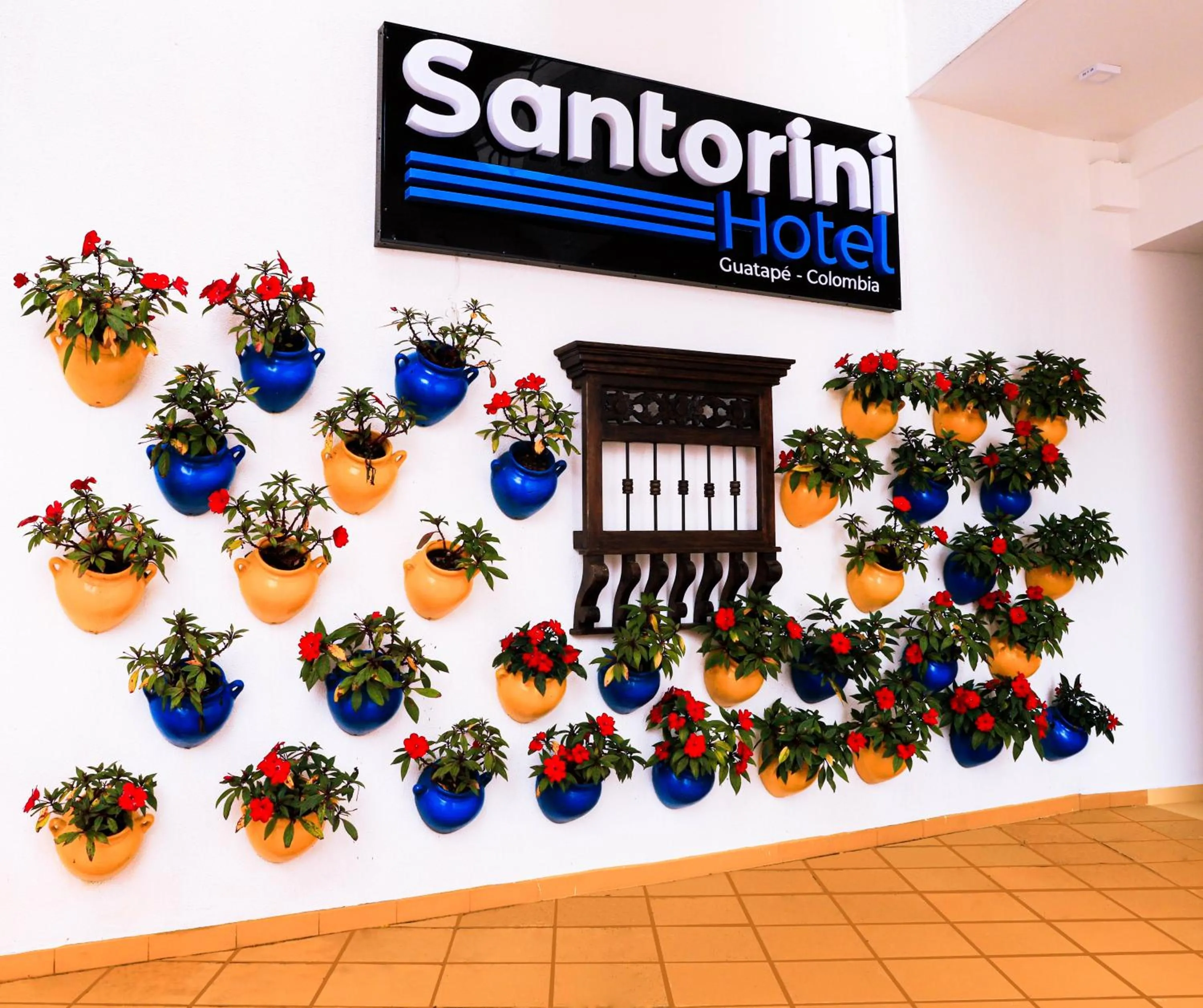 Decorative detail in Hotel Santorini
