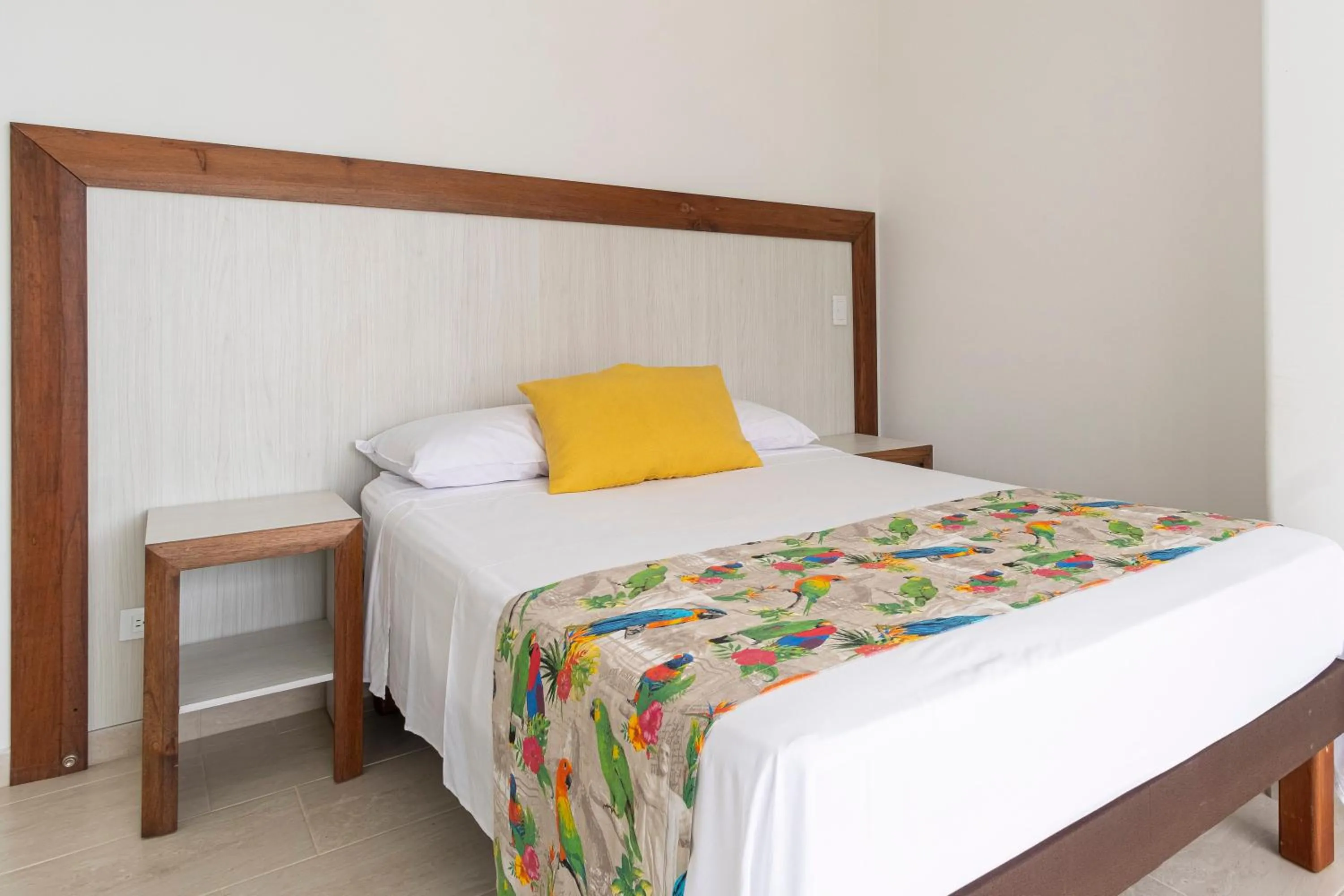 Bed in Hotel Santorini