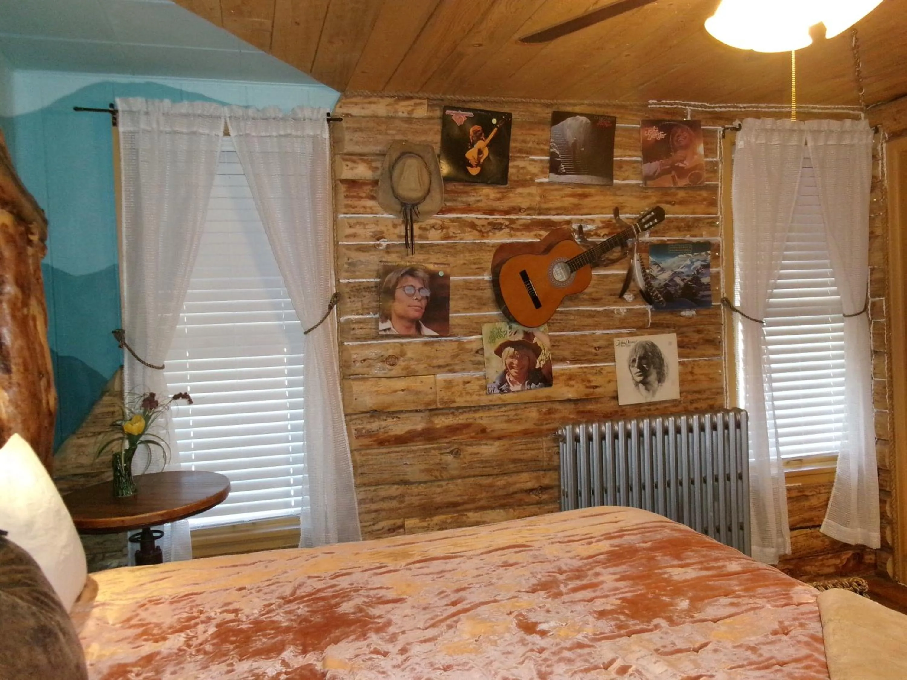 Bed in The Hotel Eastin