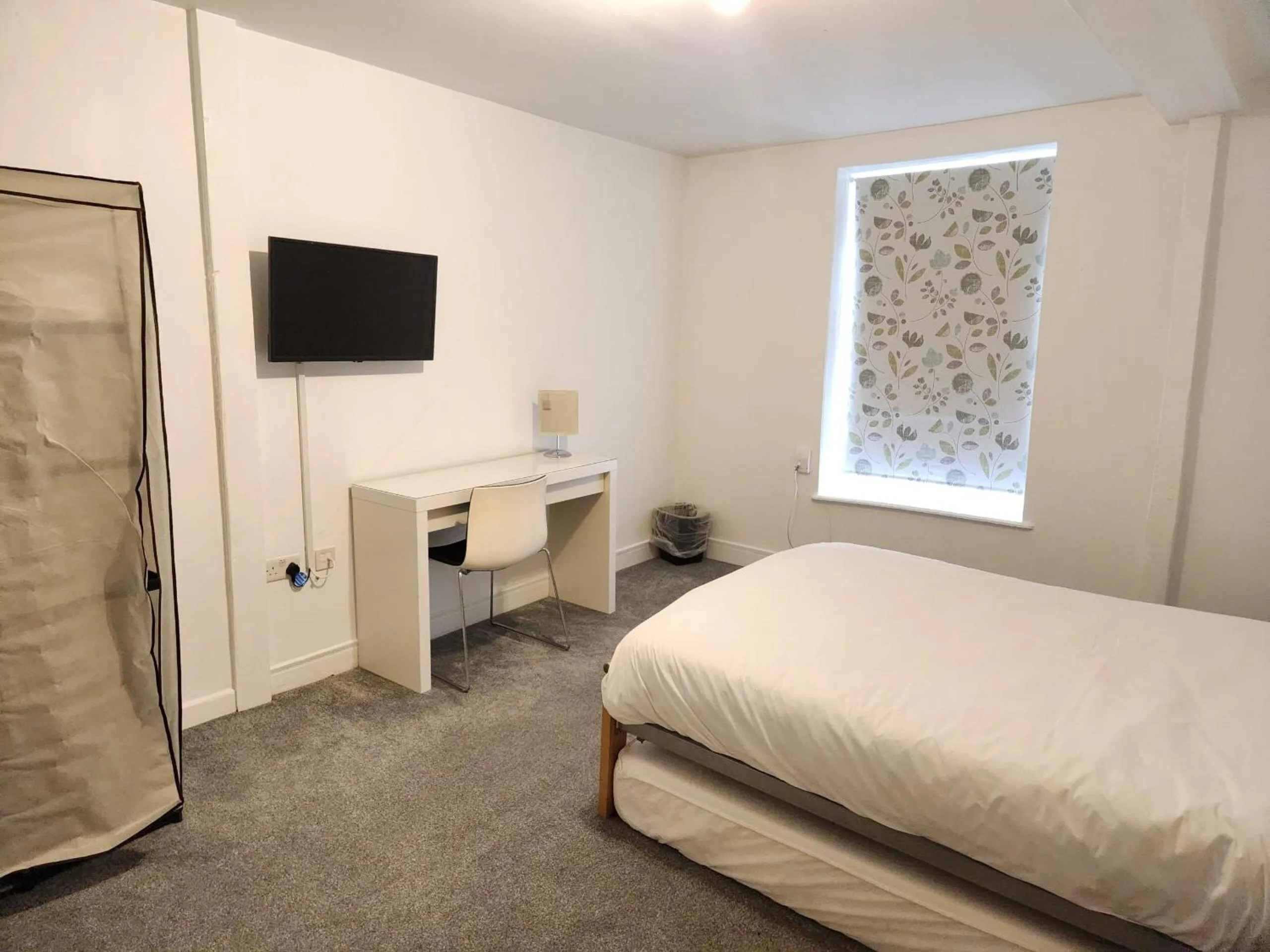 Bedroom, Bed in Grace Apartments - Living Stone 2