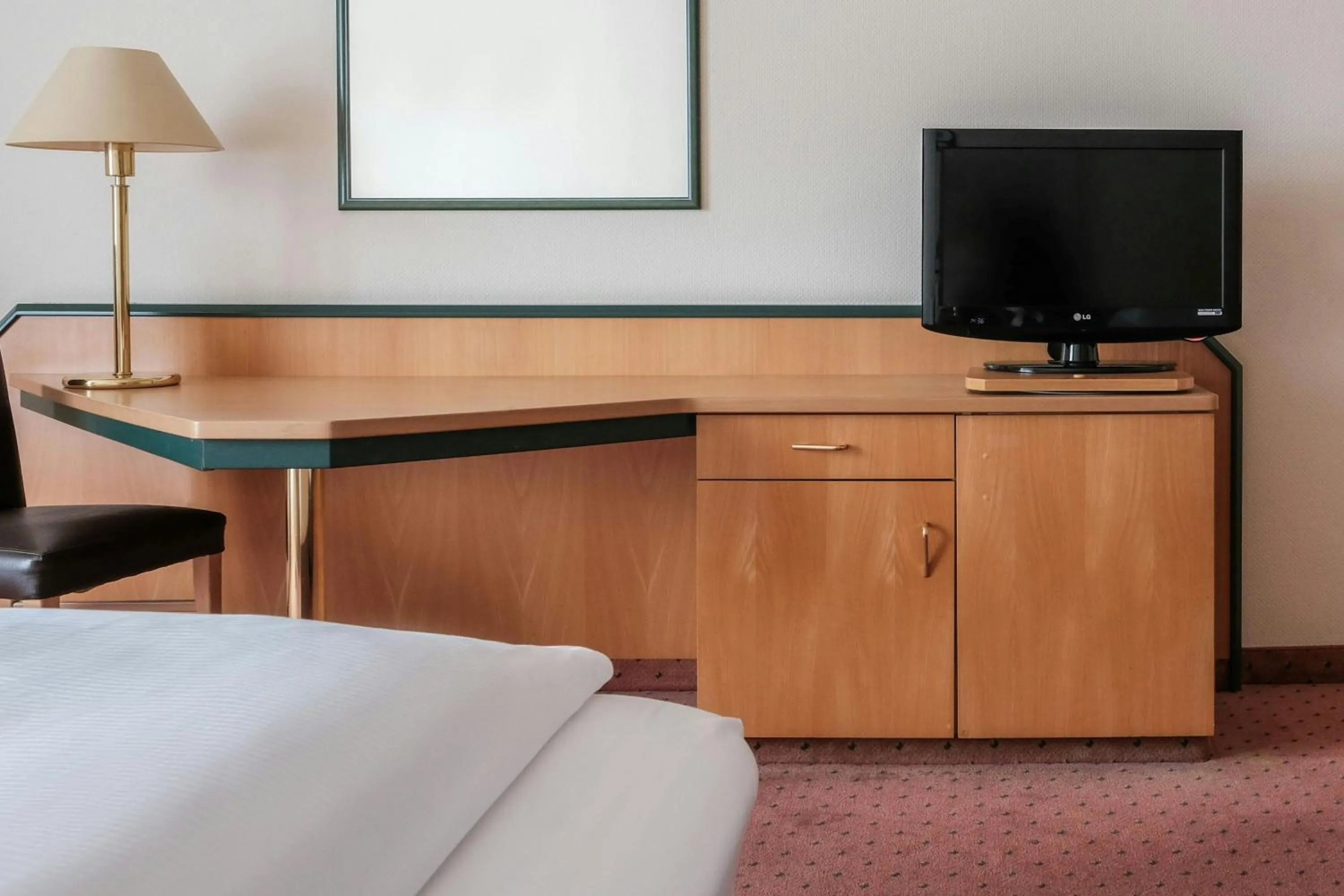 Bedroom, Bed in FOUR Essen City Centre