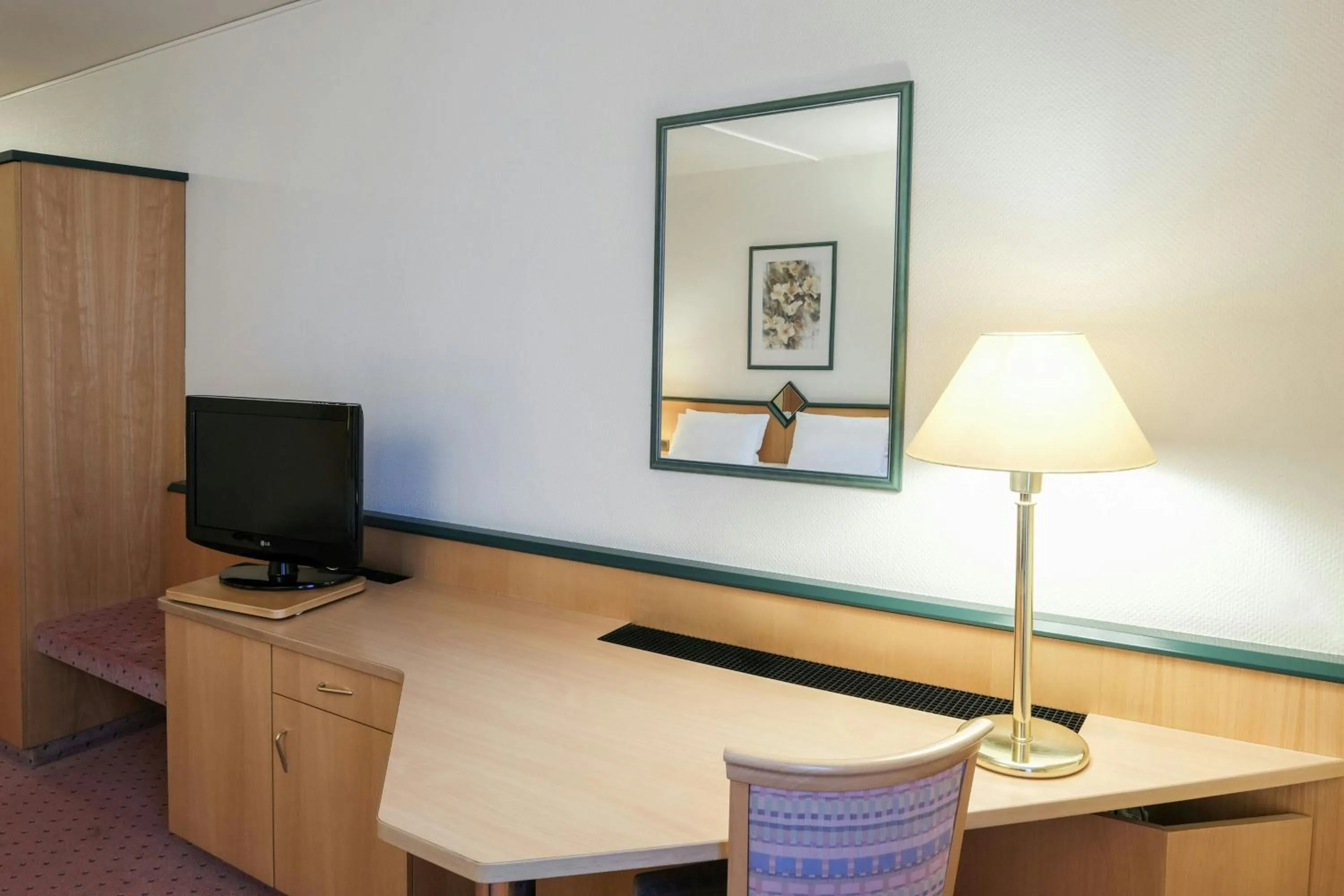 Photo of the whole room in FOUR Essen City Centre