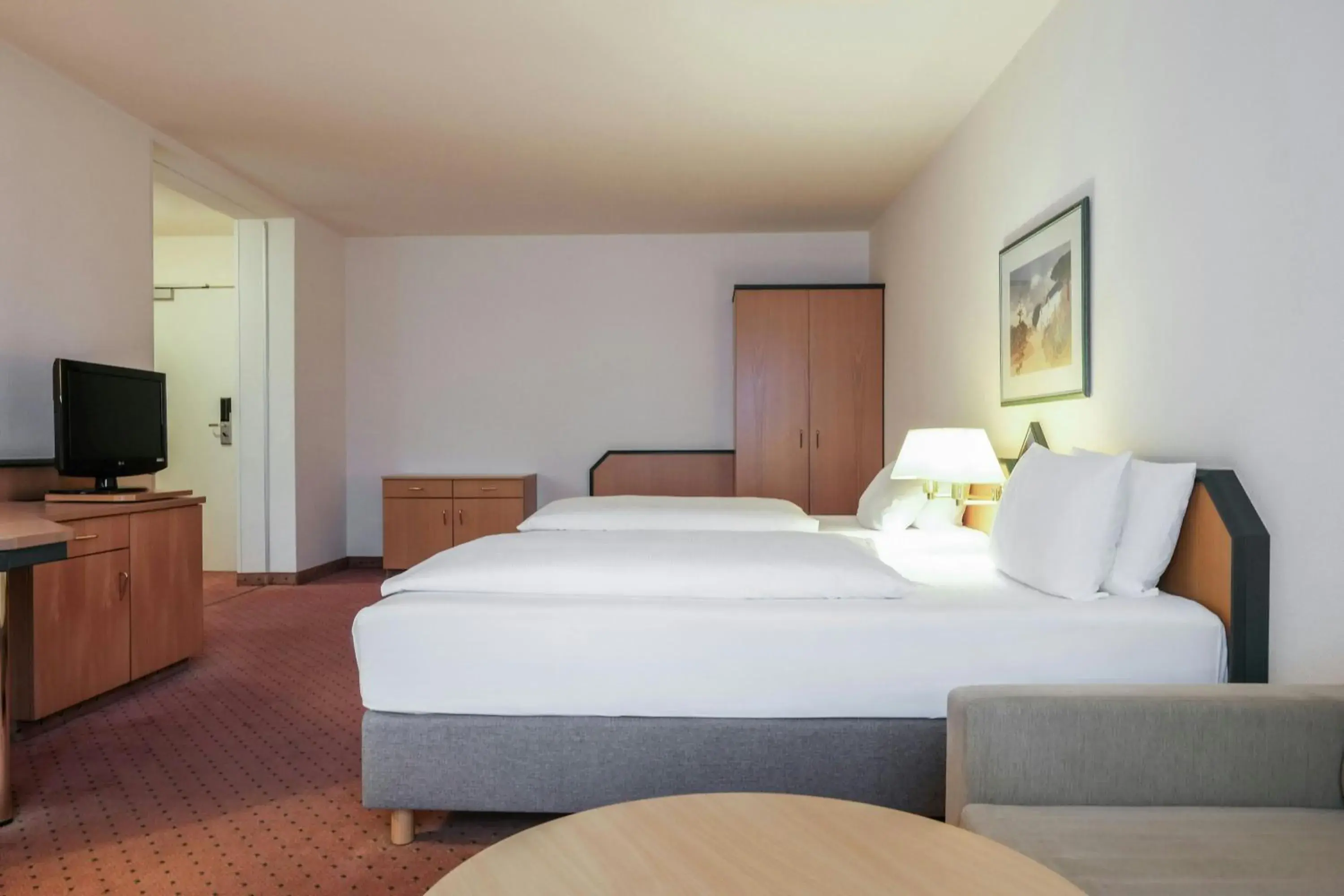 Photo of the whole room, Bed in FOUR Essen City Centre Photo of the whole room, Bed in FOUR Essen City Centre