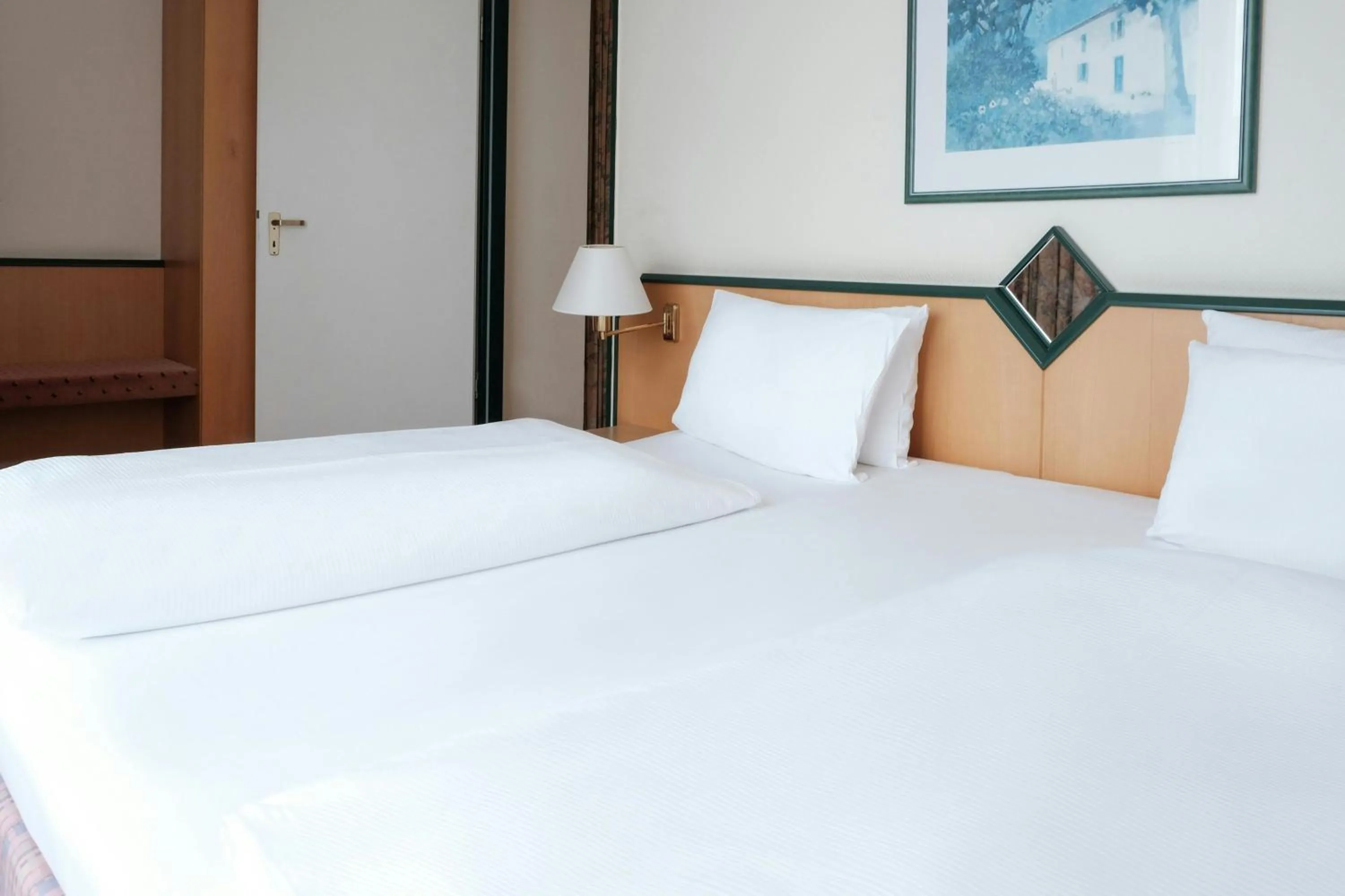 Bedroom, Bed in FOUR Essen City Centre