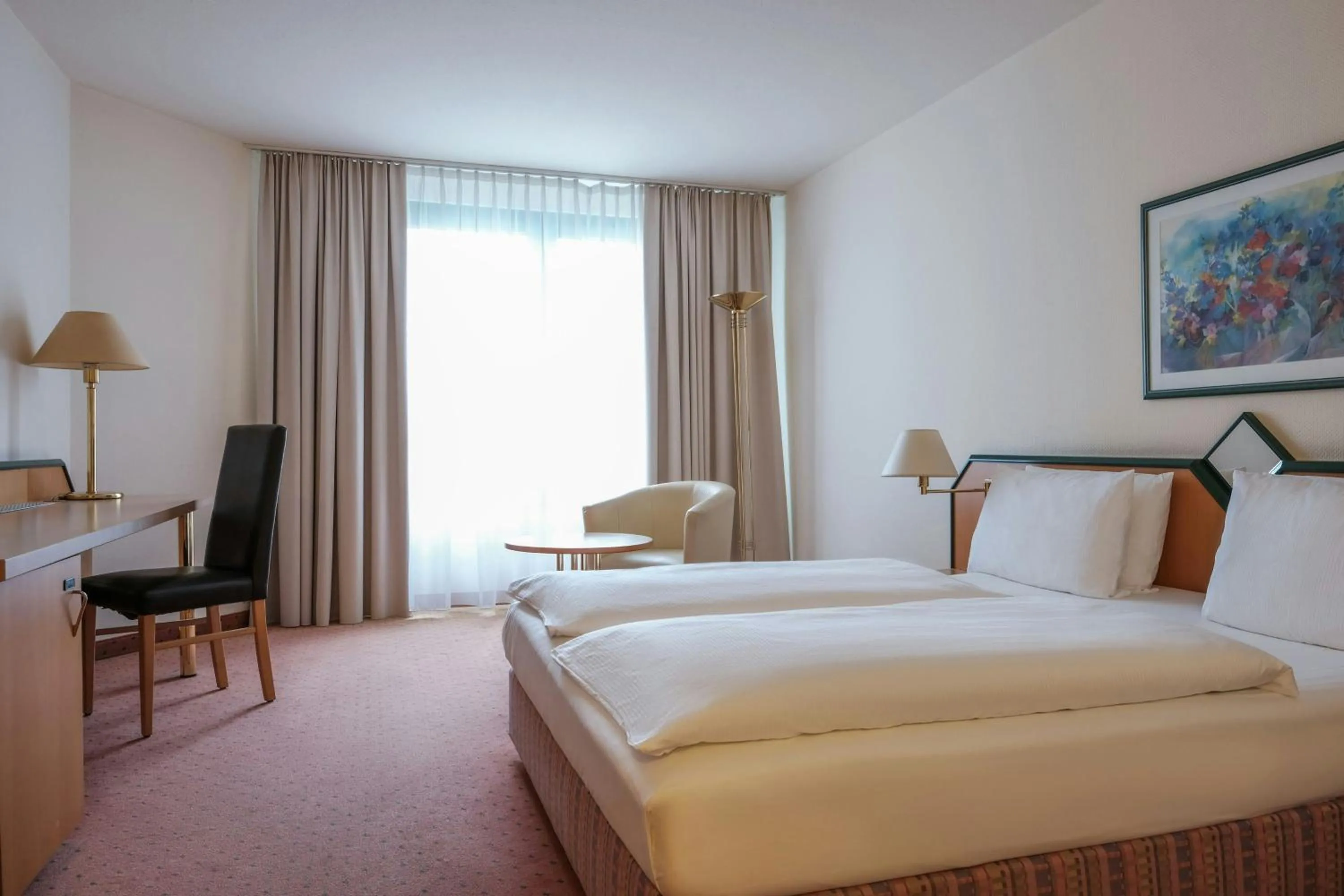 Photo of the whole room, Bed in FOUR Essen City Centre