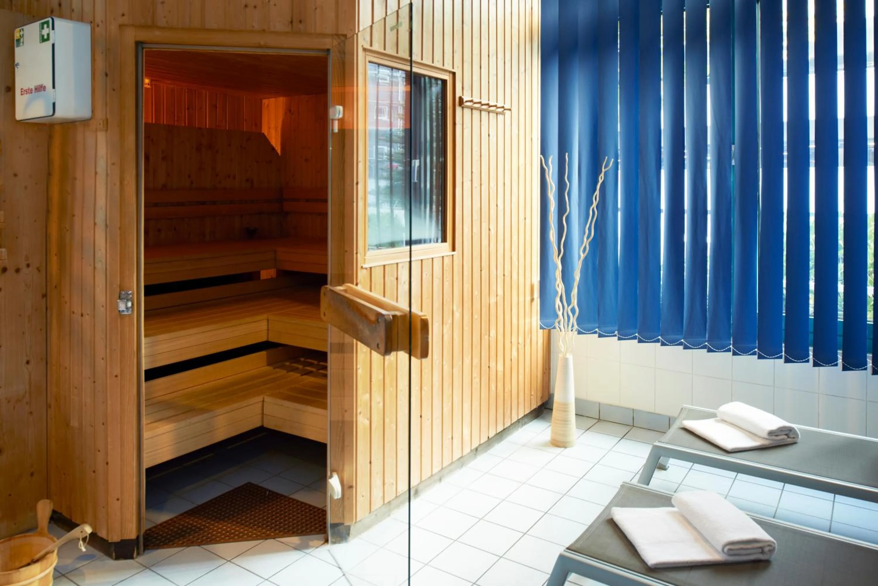 Sauna, Bed in Holiday Inn Essen City Centre, an IHG Hotel