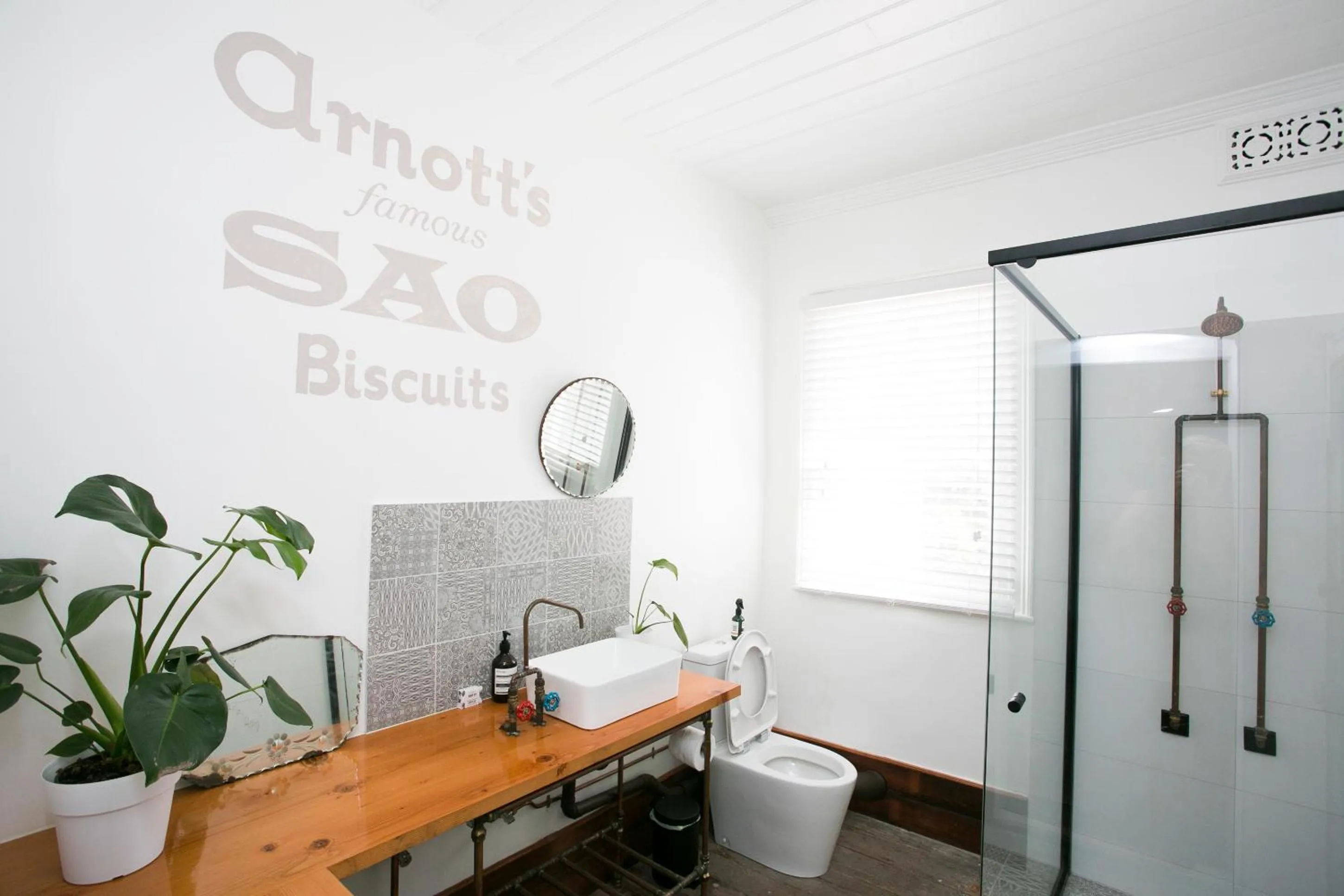 Shower in William Arnott Boutique Accommodation