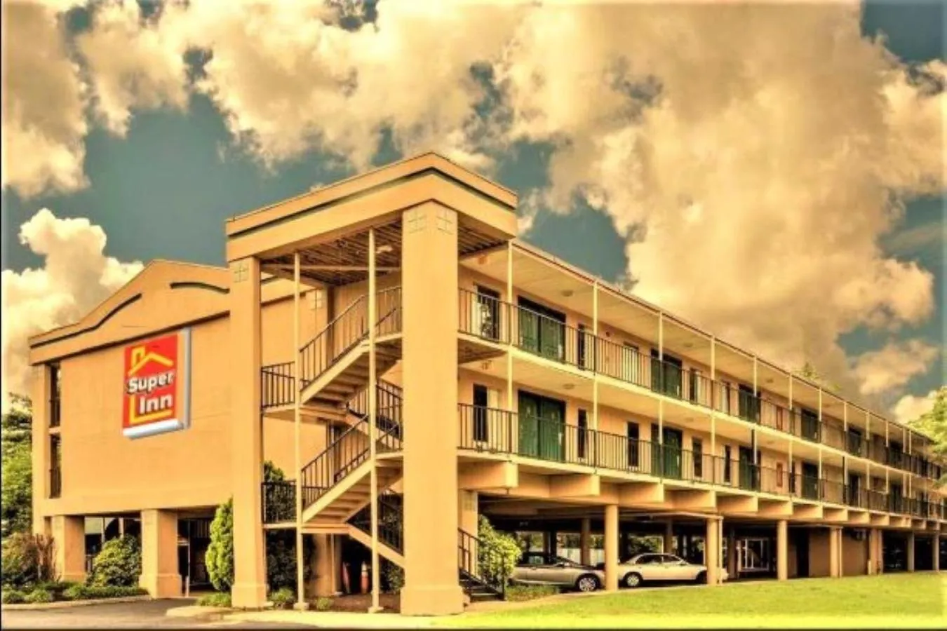 Property building in Super Inn Williamsburg