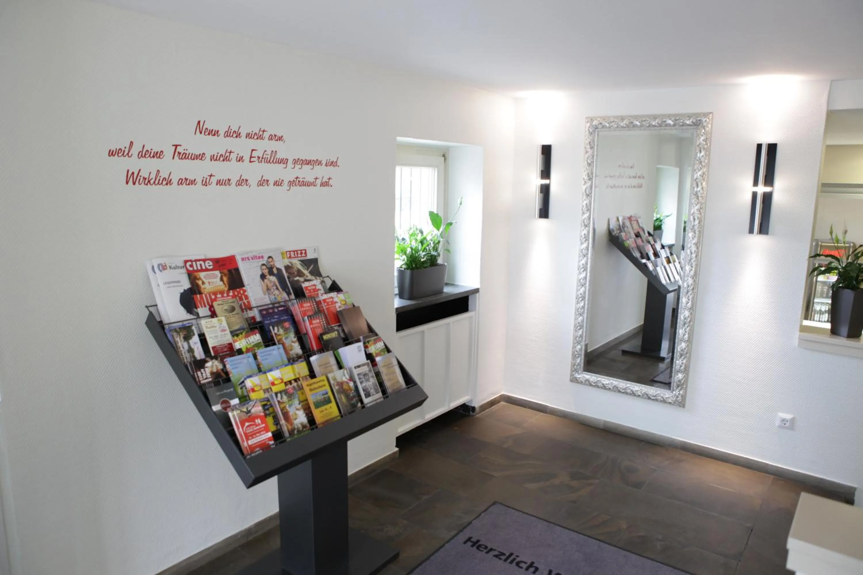 Lobby or reception in Stadthotel Kassel