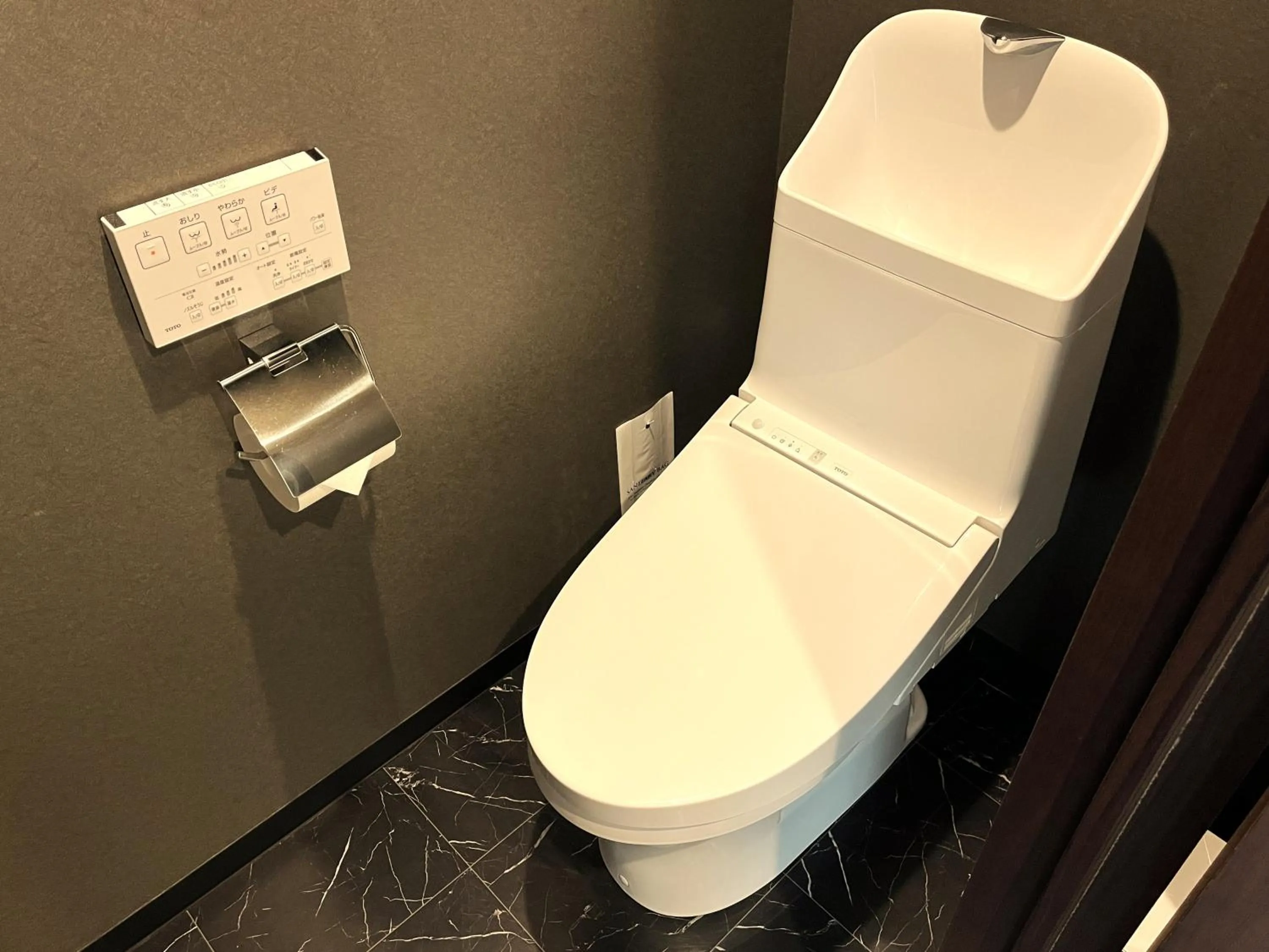 Toilet in THE Retreat