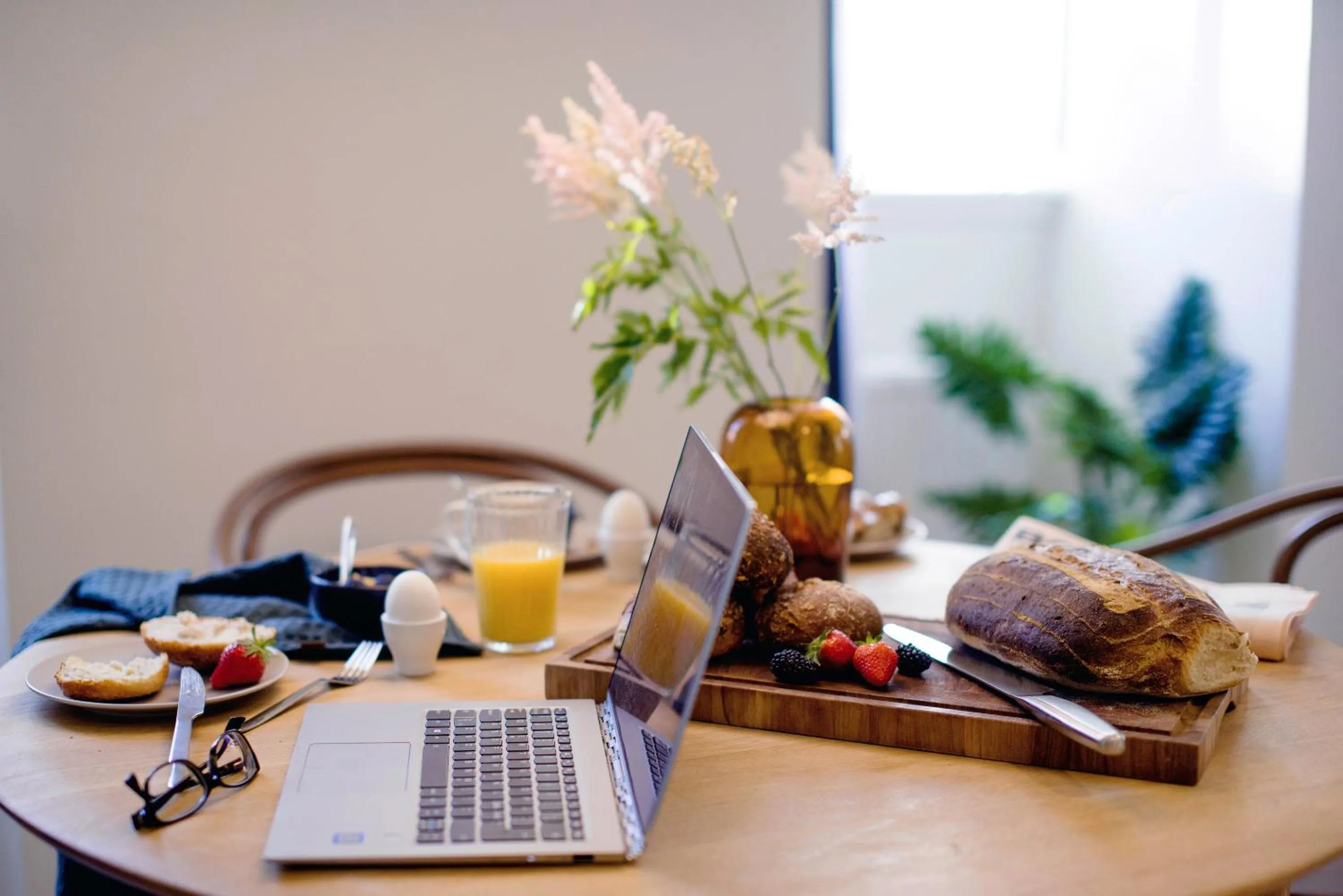 Dining area in Apēron Apartment Hotel