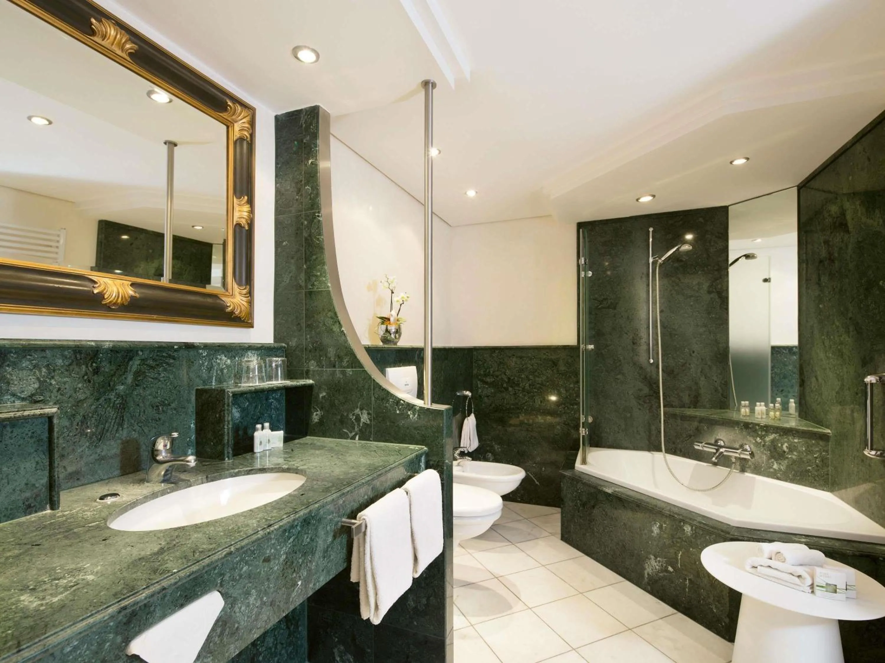 Bedroom in Mövenpick Hotel Münster am Aasee