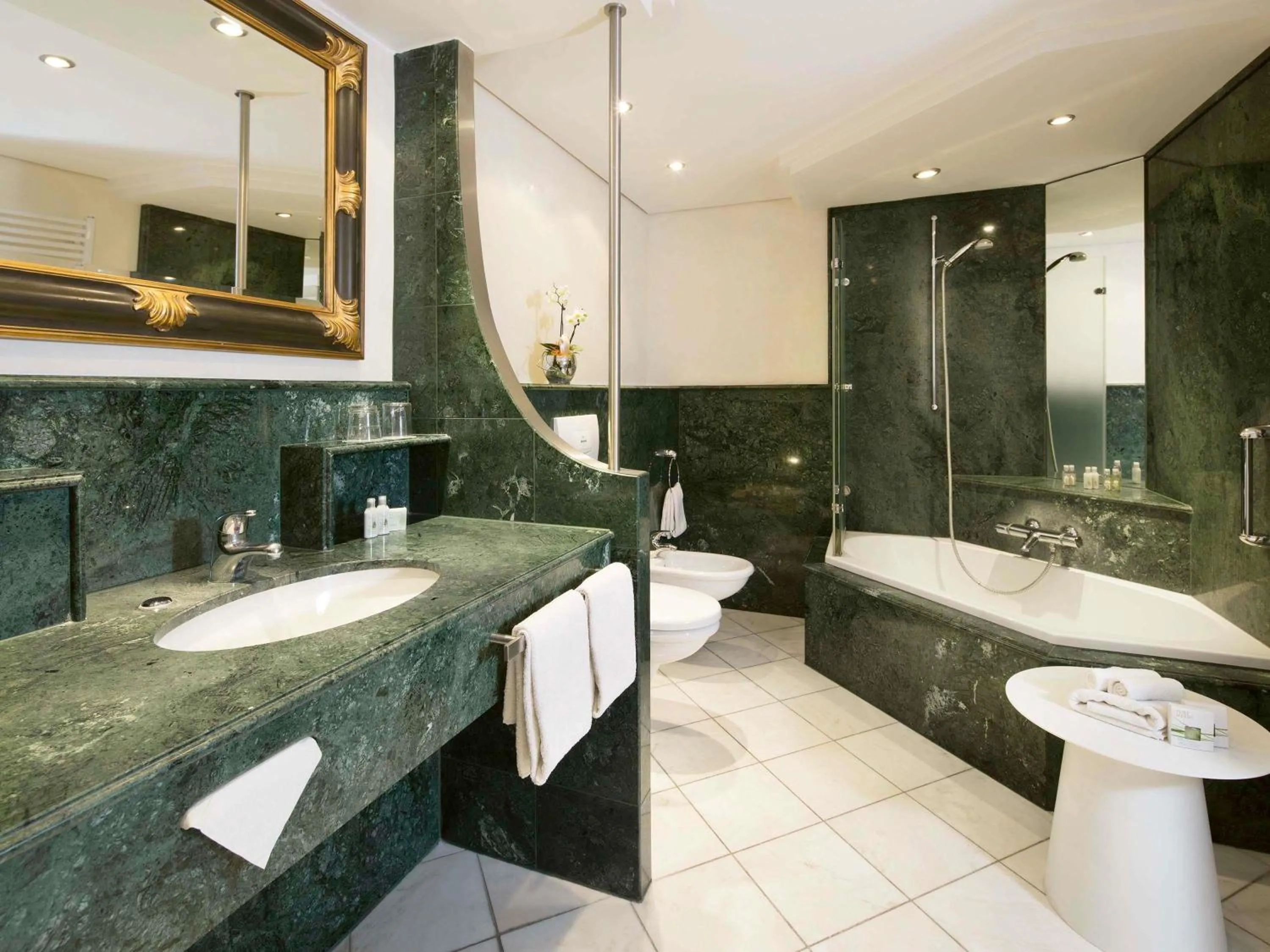 Bedroom in Mövenpick Hotel Münster am Aasee