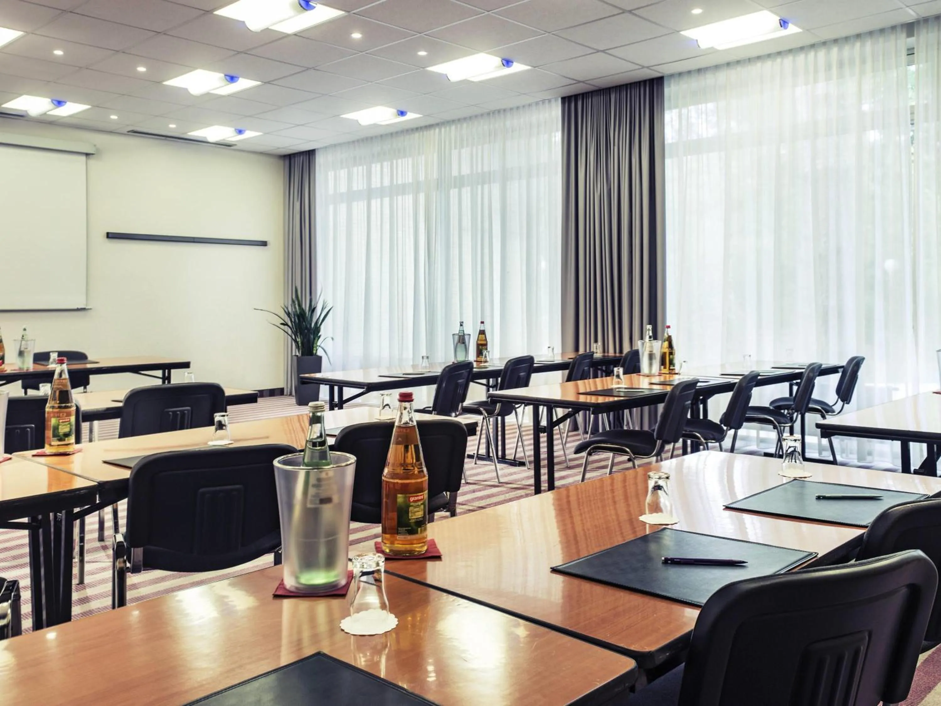 Meeting/conference room in Mercure Hotel Düsseldorf Neuss