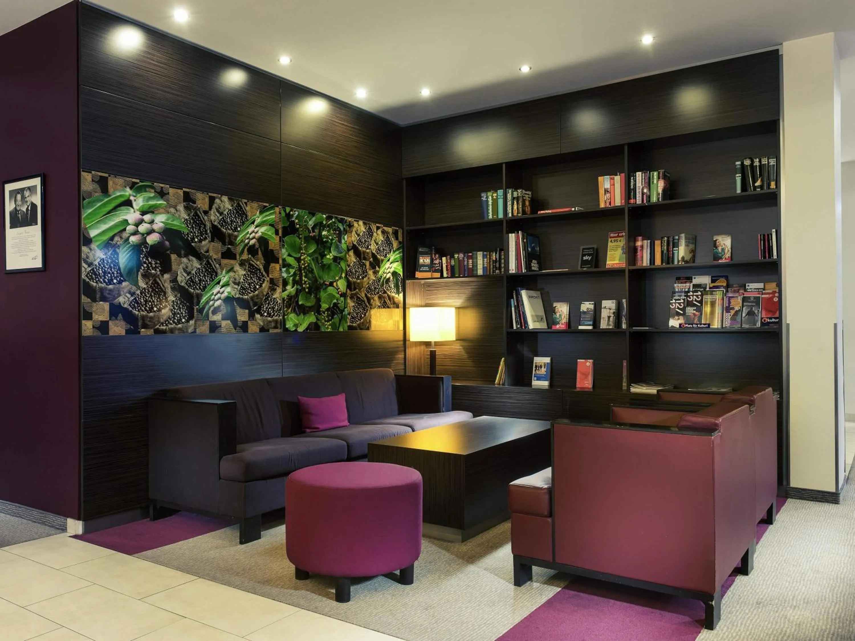 Property building in Mercure Hotel Düsseldorf Neuss