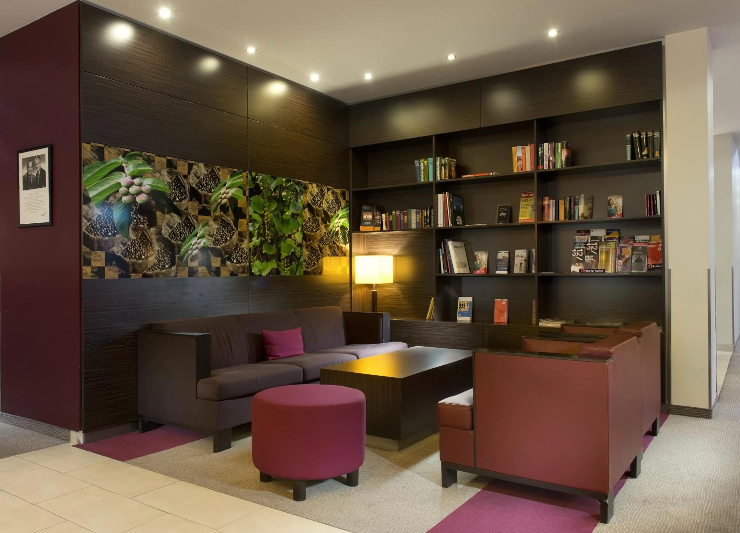 Lobby or reception in Mercure Hotel Düsseldorf Neuss