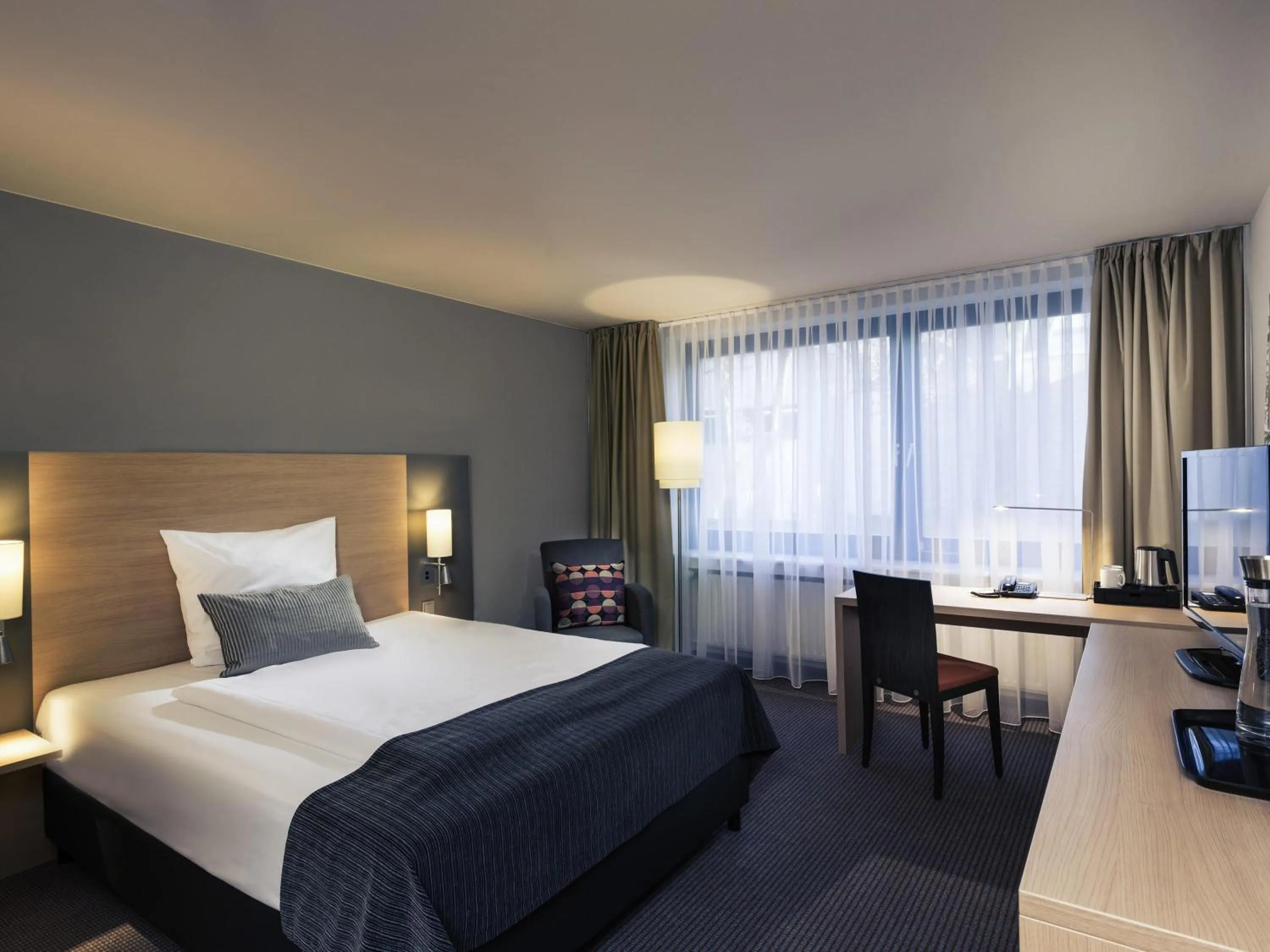 Bedroom, Bed in Mercure Hotel Düsseldorf Neuss