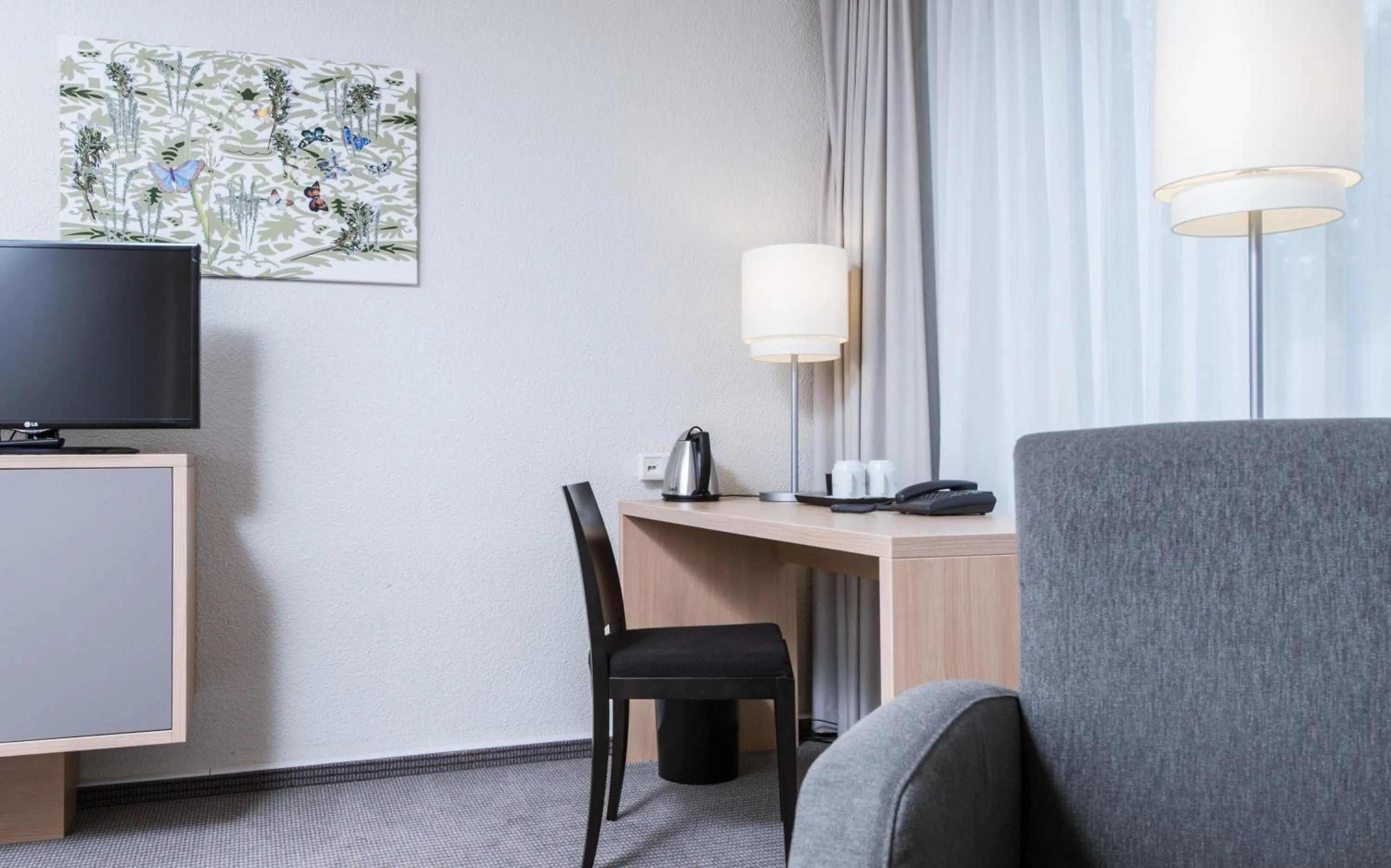 TV and multimedia in Mercure Hotel Düsseldorf Neuss