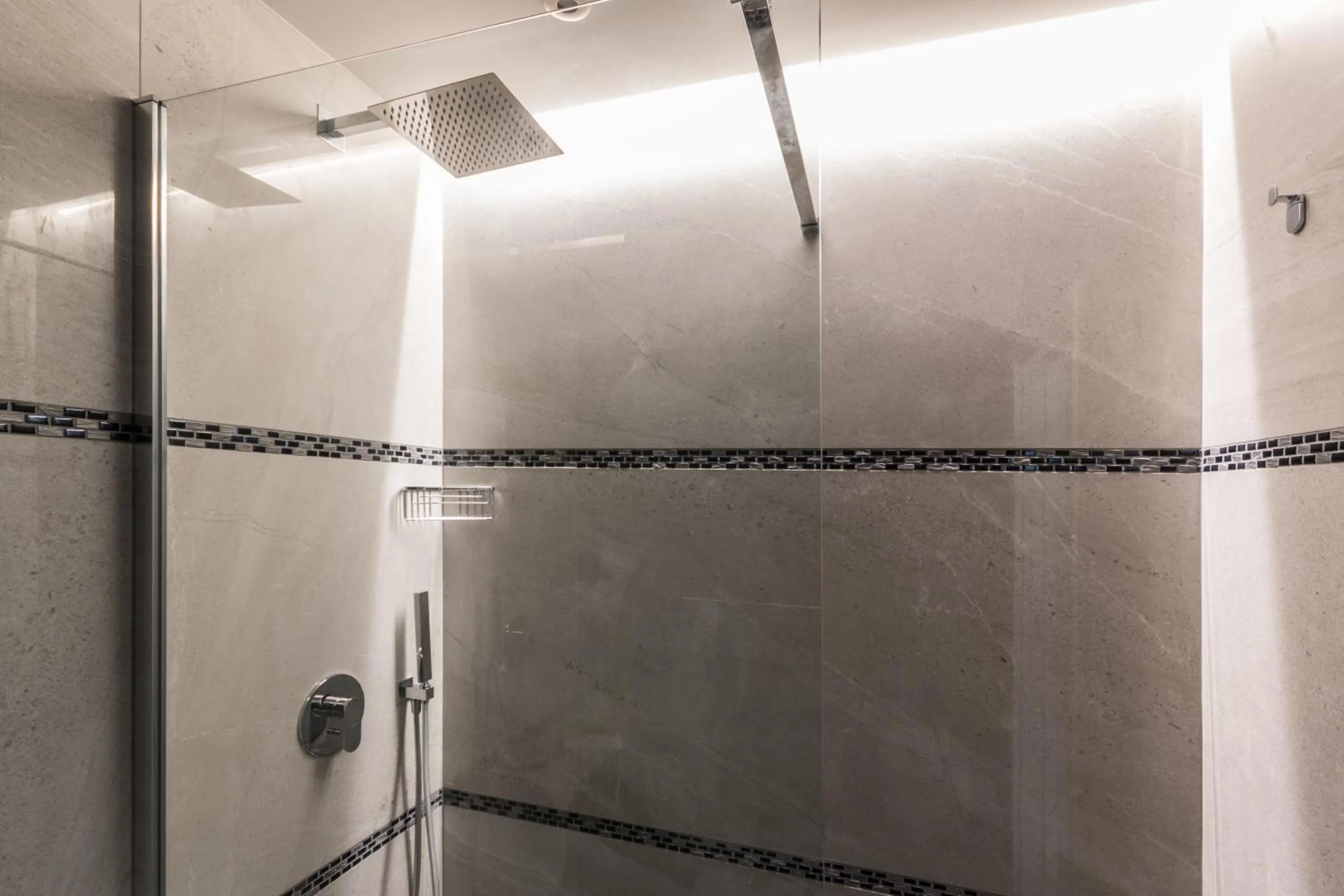 Shower in PhotoRooms B&B