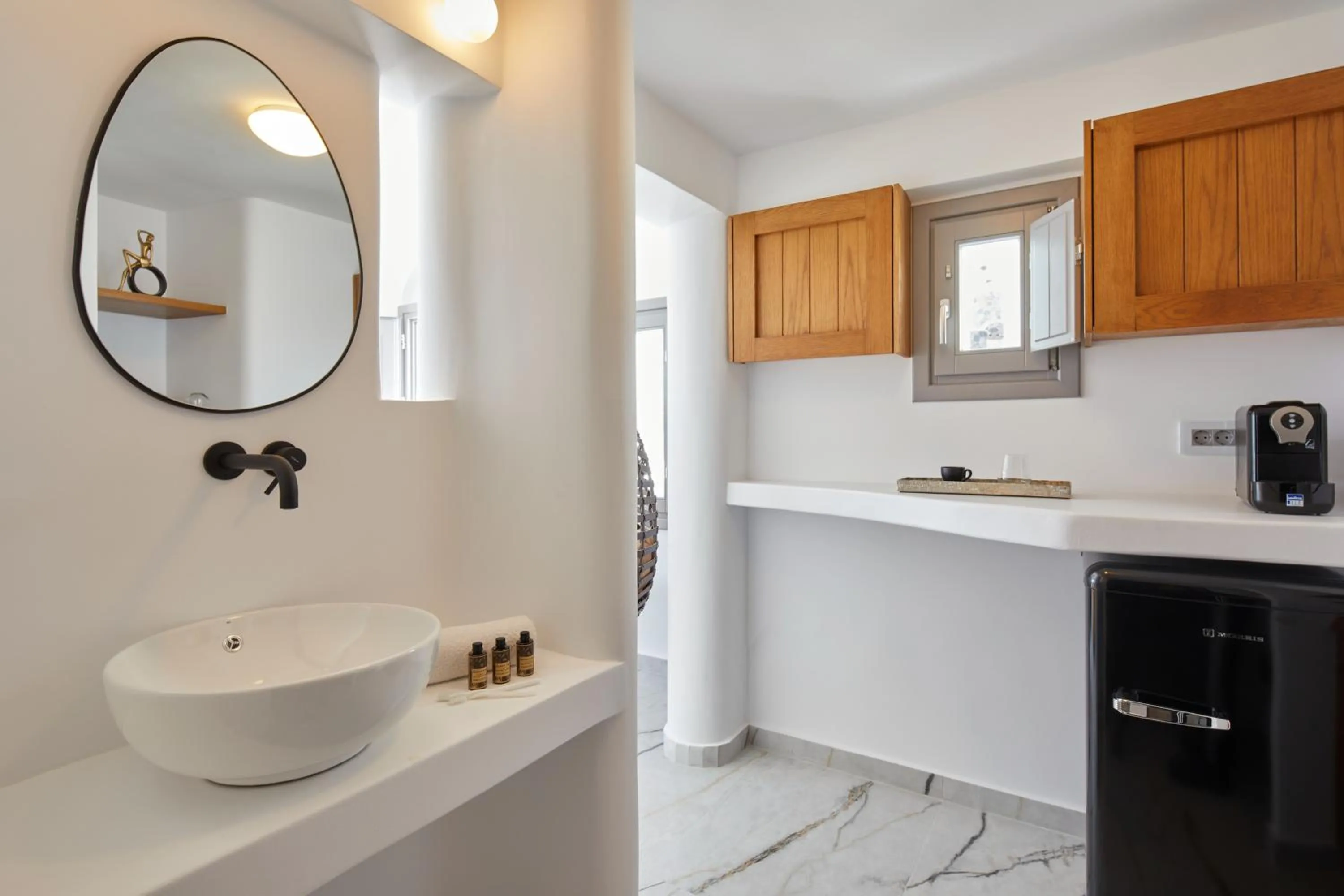 Bathroom in Allure Breeze Suites