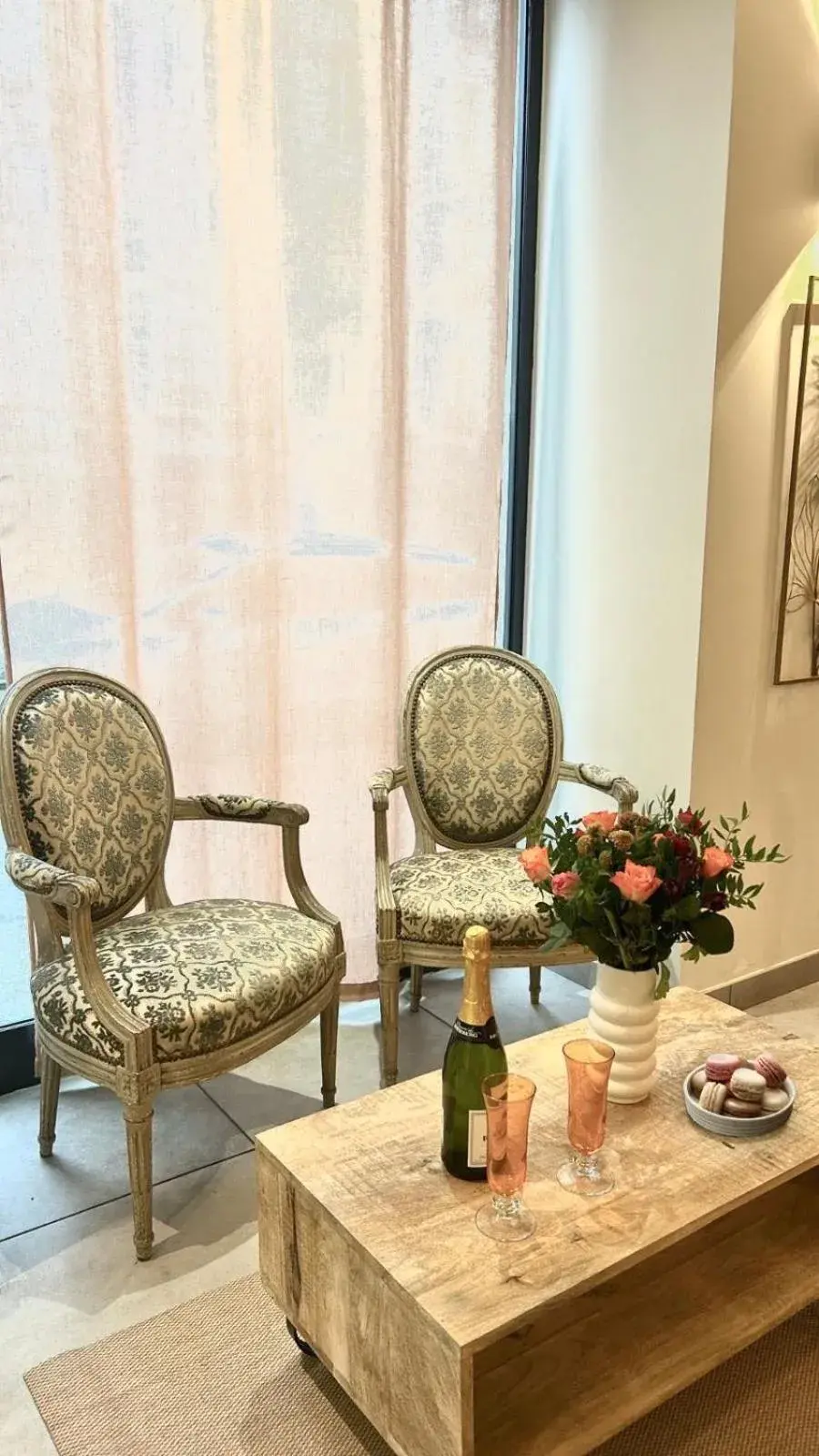 Lobby or reception in Hôtel Le National Clichy Paris Lobby or reception in Hôtel Le National Clichy Paris