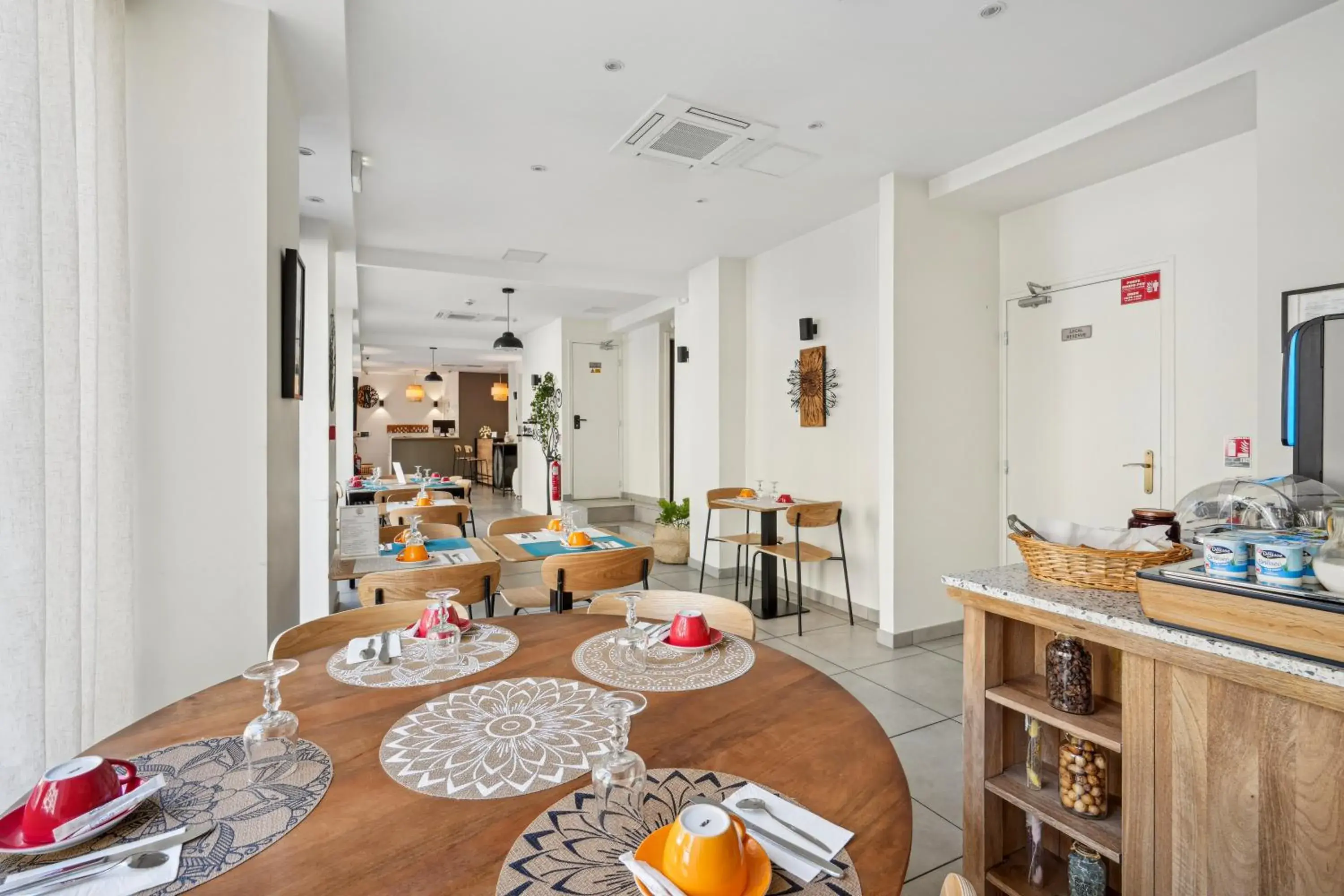 Breakfast in Hôtel Le National Clichy Paris Breakfast in Hôtel Le National Clichy Paris