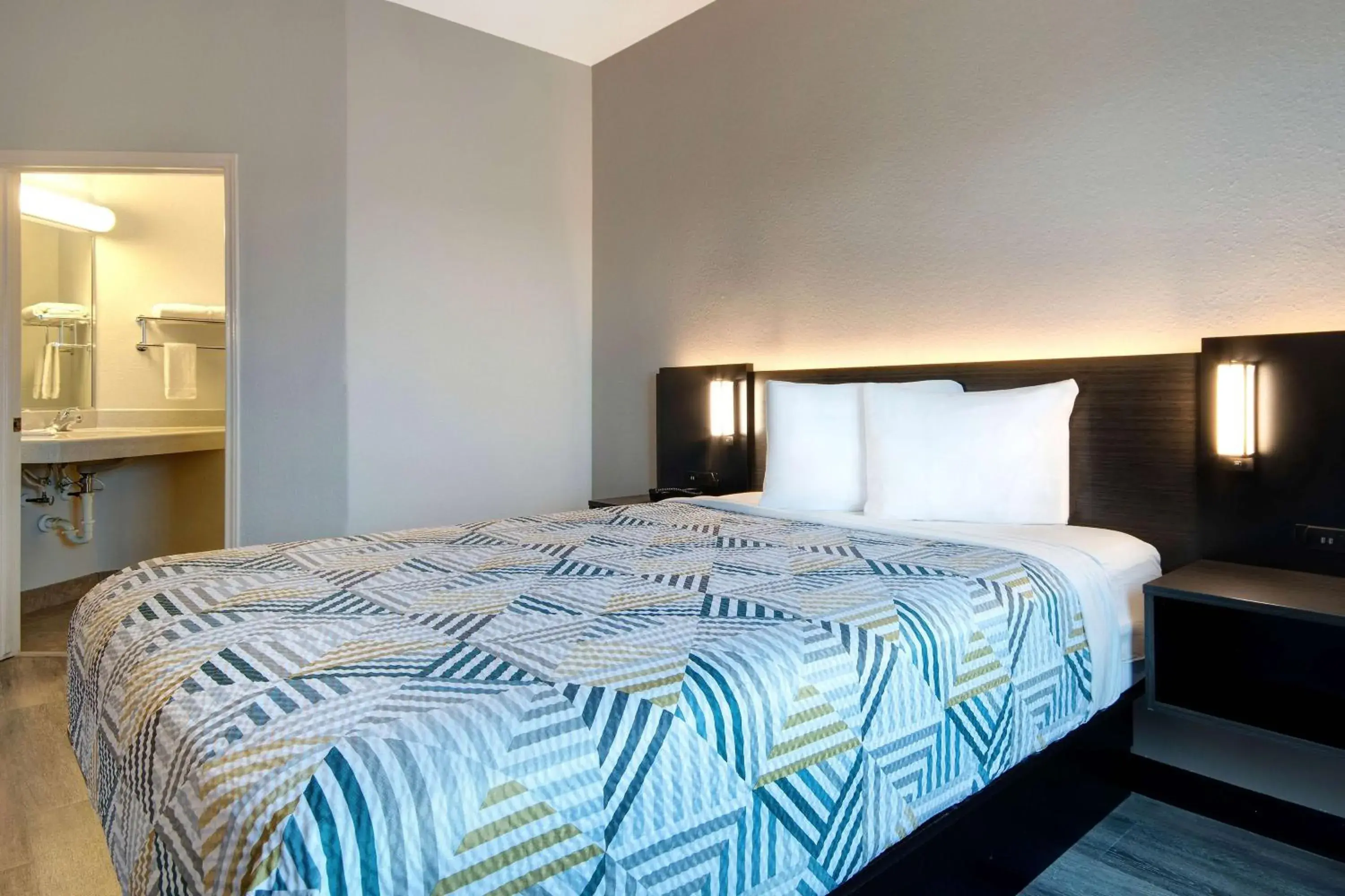 Bedroom, Bed in Motel 6-Pharr, TX Bedroom, Bed in Motel 6-Pharr, TX